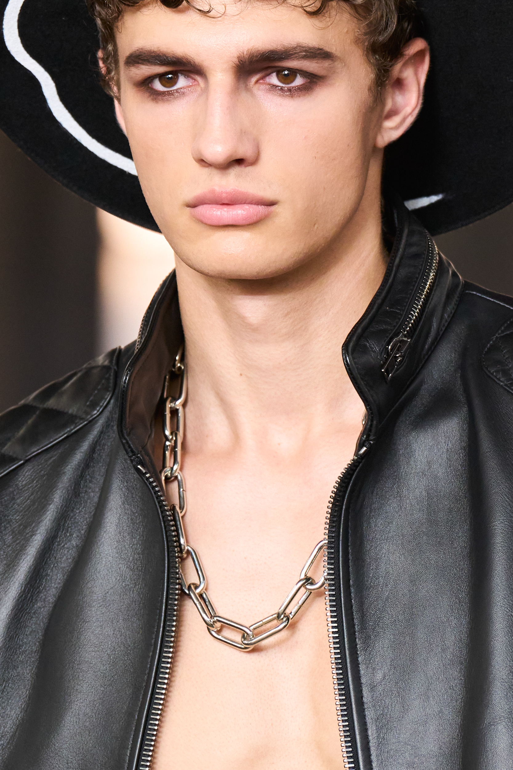 Moschino Spring 2023 Men's Fashion Show Details Fashion Show