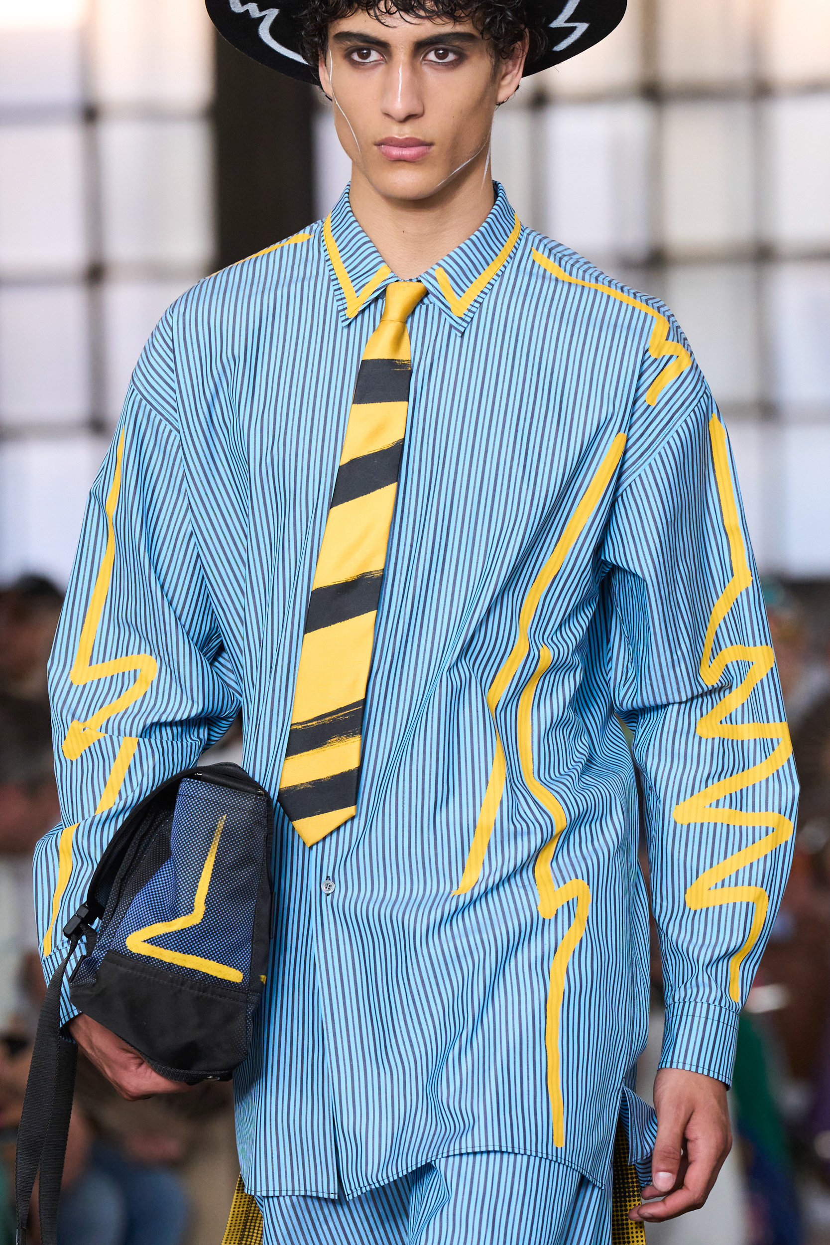 Moschino Spring 2023 Men's Fashion Show Details Fashion Show