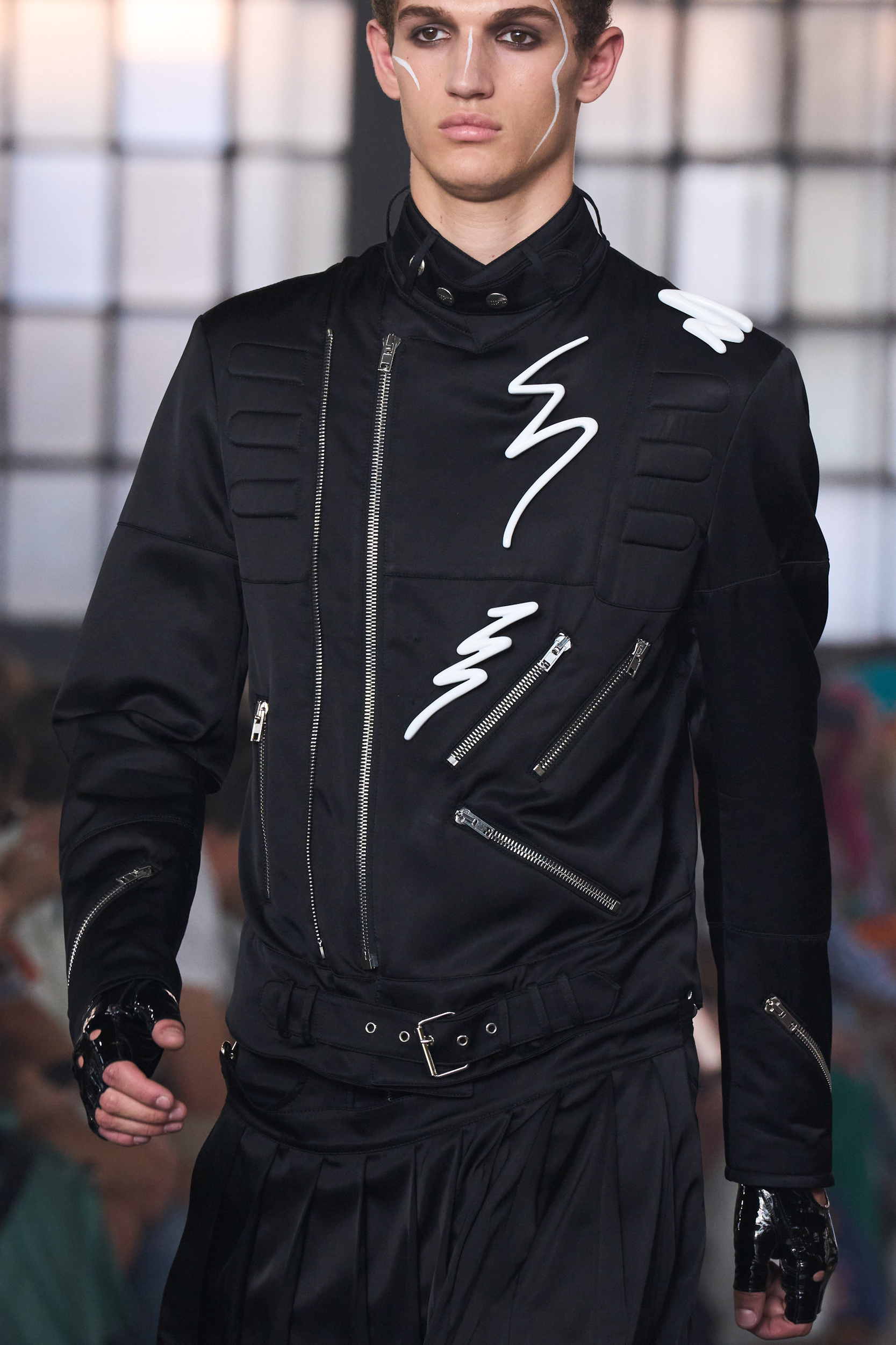 Moschino Spring 2023 Men's Fashion Show Details Fashion Show