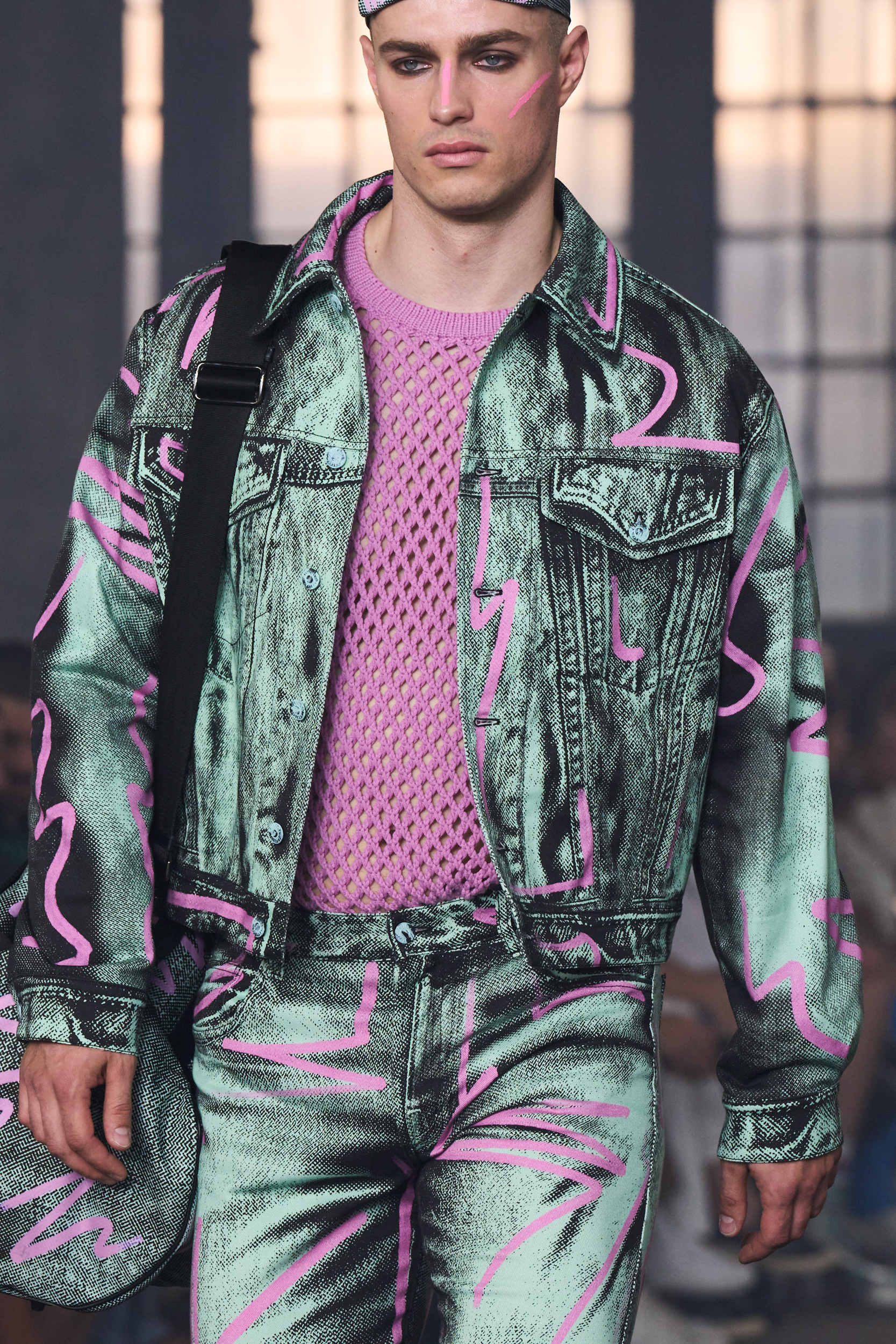 Moschino Spring 2023 Men's Fashion Show Details Fashion Show