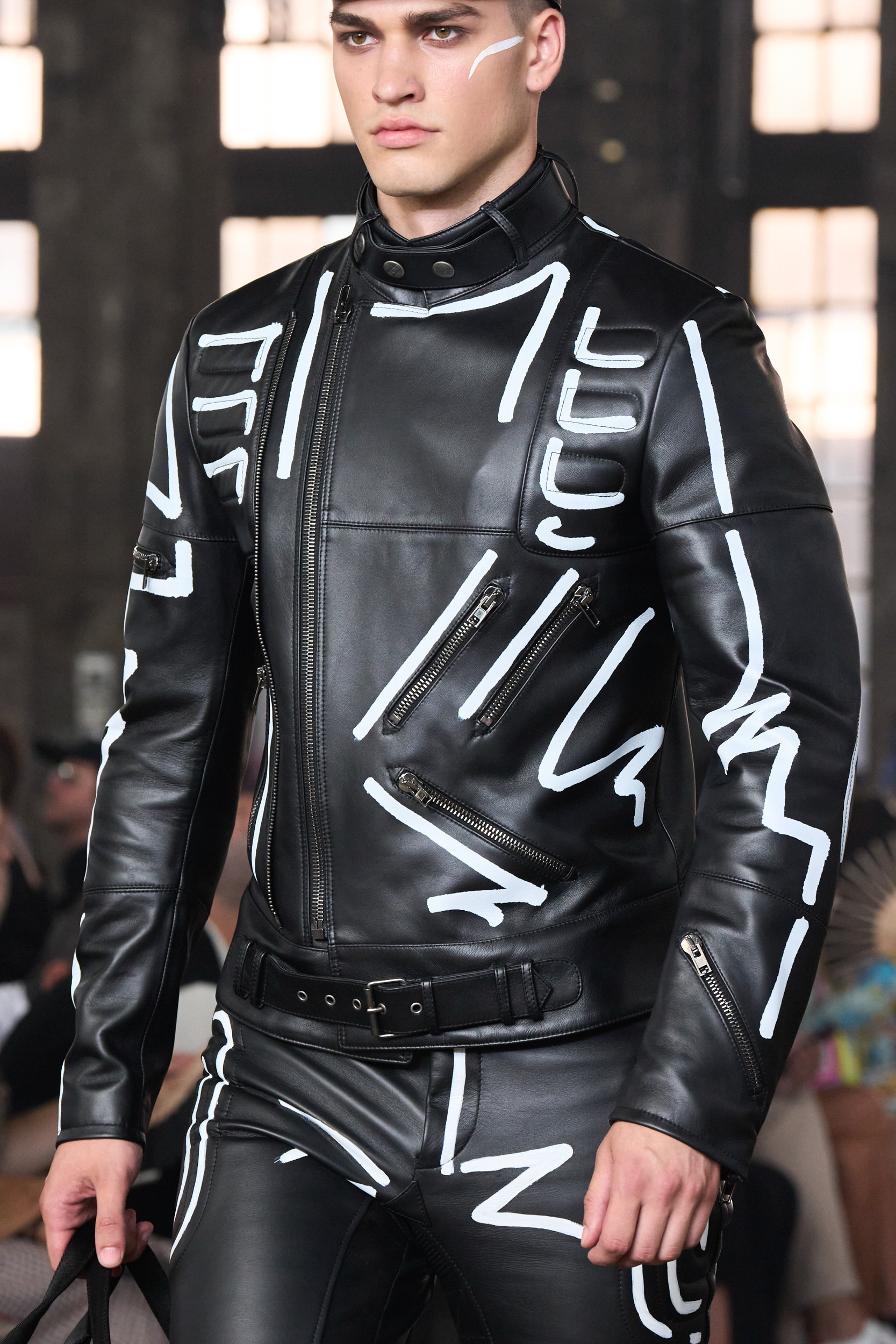 Moschino Spring 2023 Men's Fashion Show Details Fashion Show