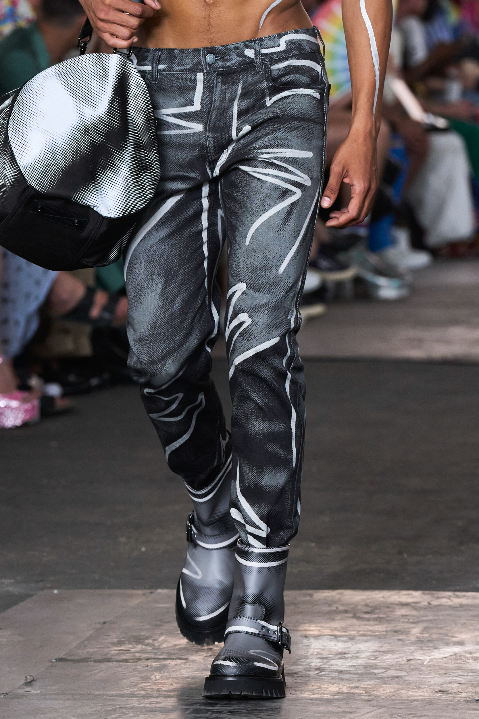 Moschino Spring 2023 Men's Fashion Show Details Fashion Show