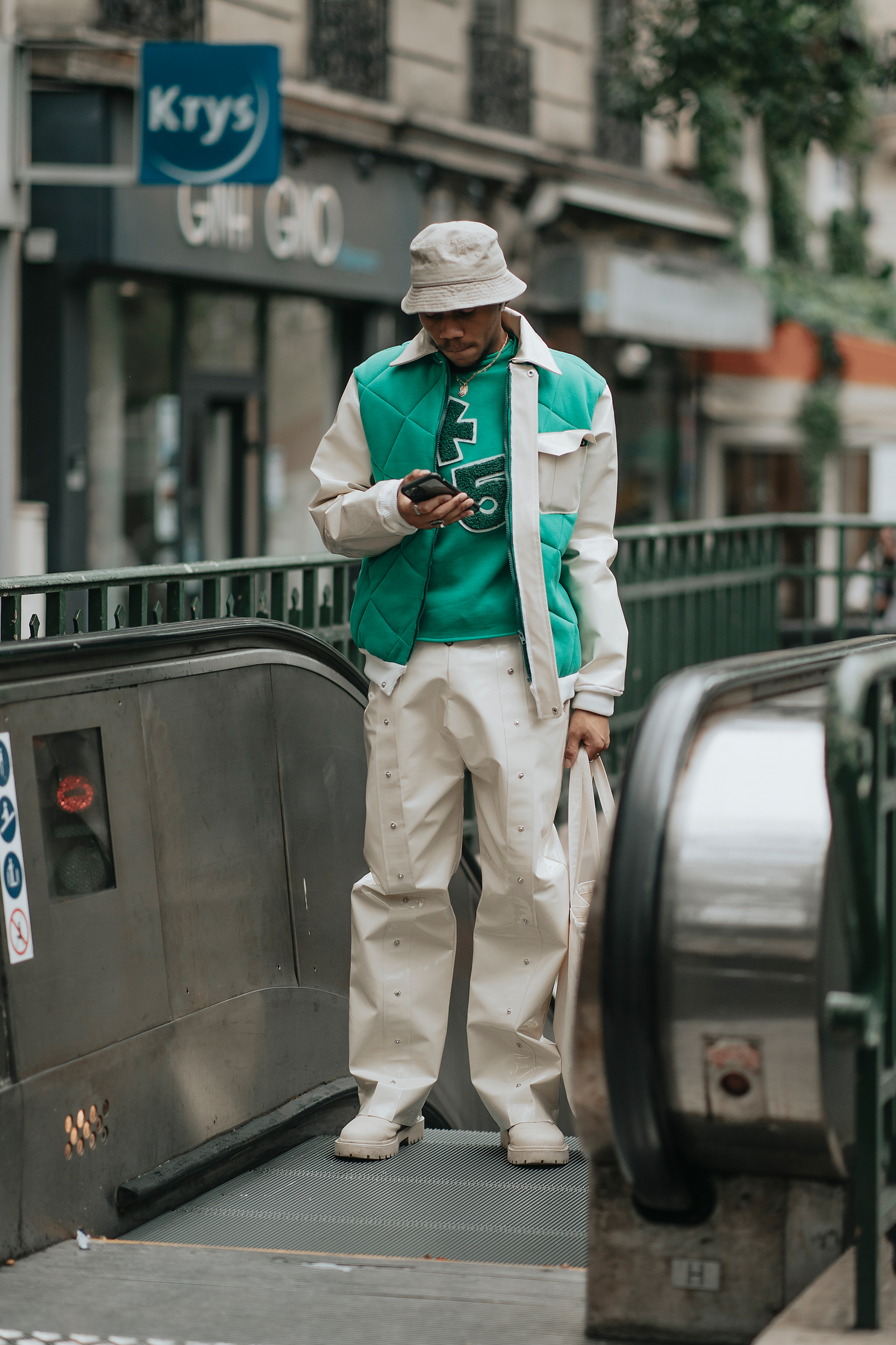 Paris Men's Street Style Spring 2023 Shows