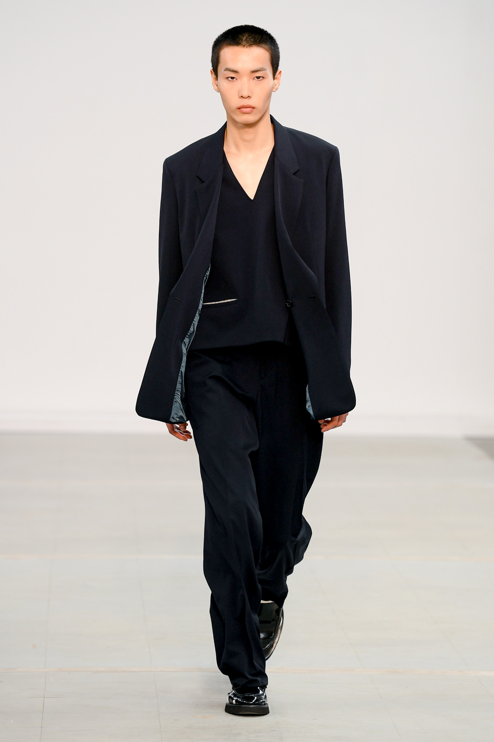 Paul Smith Spring 2023 Men's Fashion Show Review | The Impression