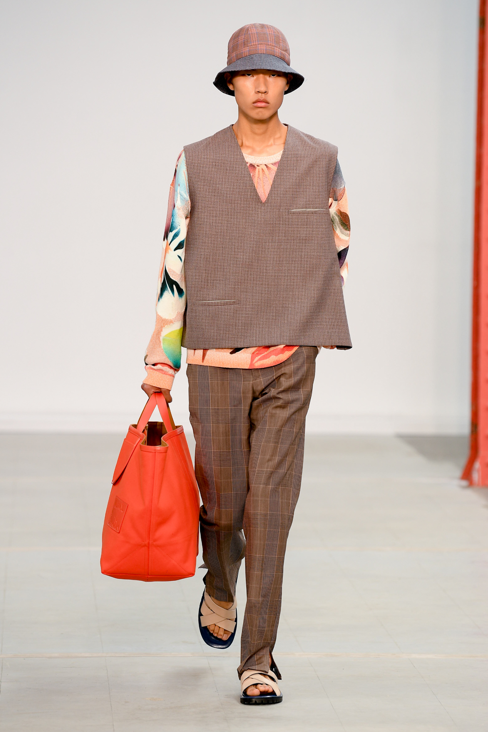 Paul Smith Spring 2023 Men's Fashion Show 