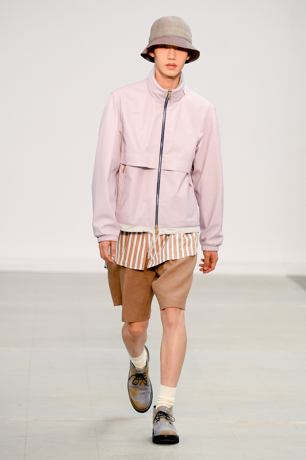 Paul Smith Spring 2023 Men's Fashion Show 