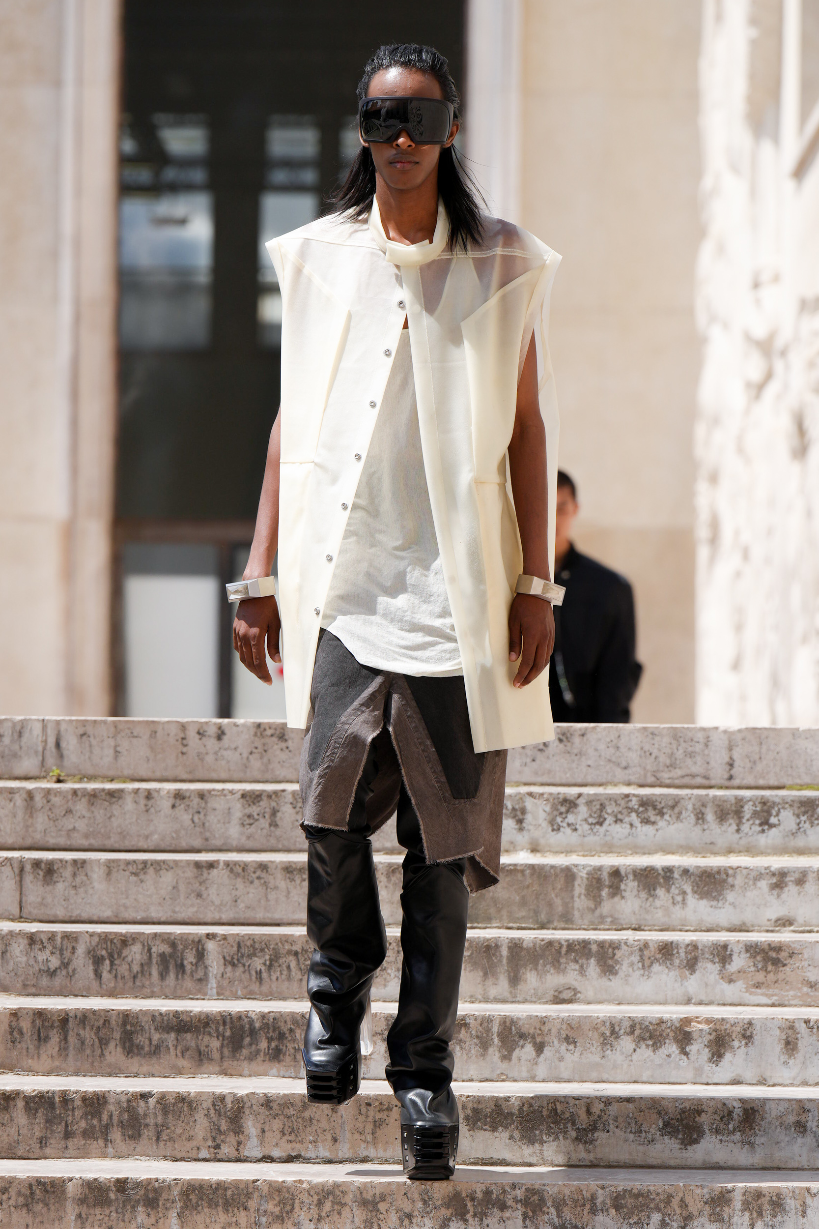 Uninteresting in 2023  Men fashion casual outfits, Sneakers fashion outfits,  Rick owens menswear street style