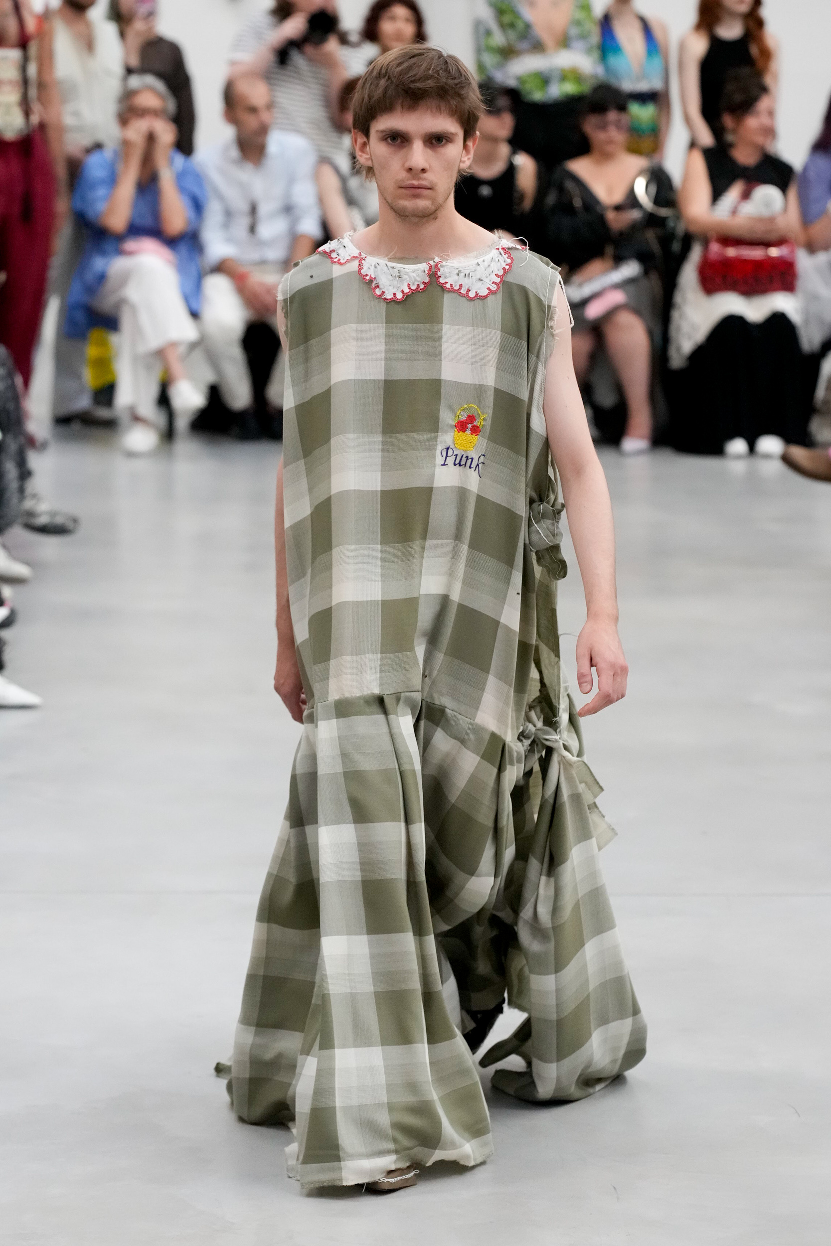 Simon Cracker Spring 2023 Men's Fashion Show 