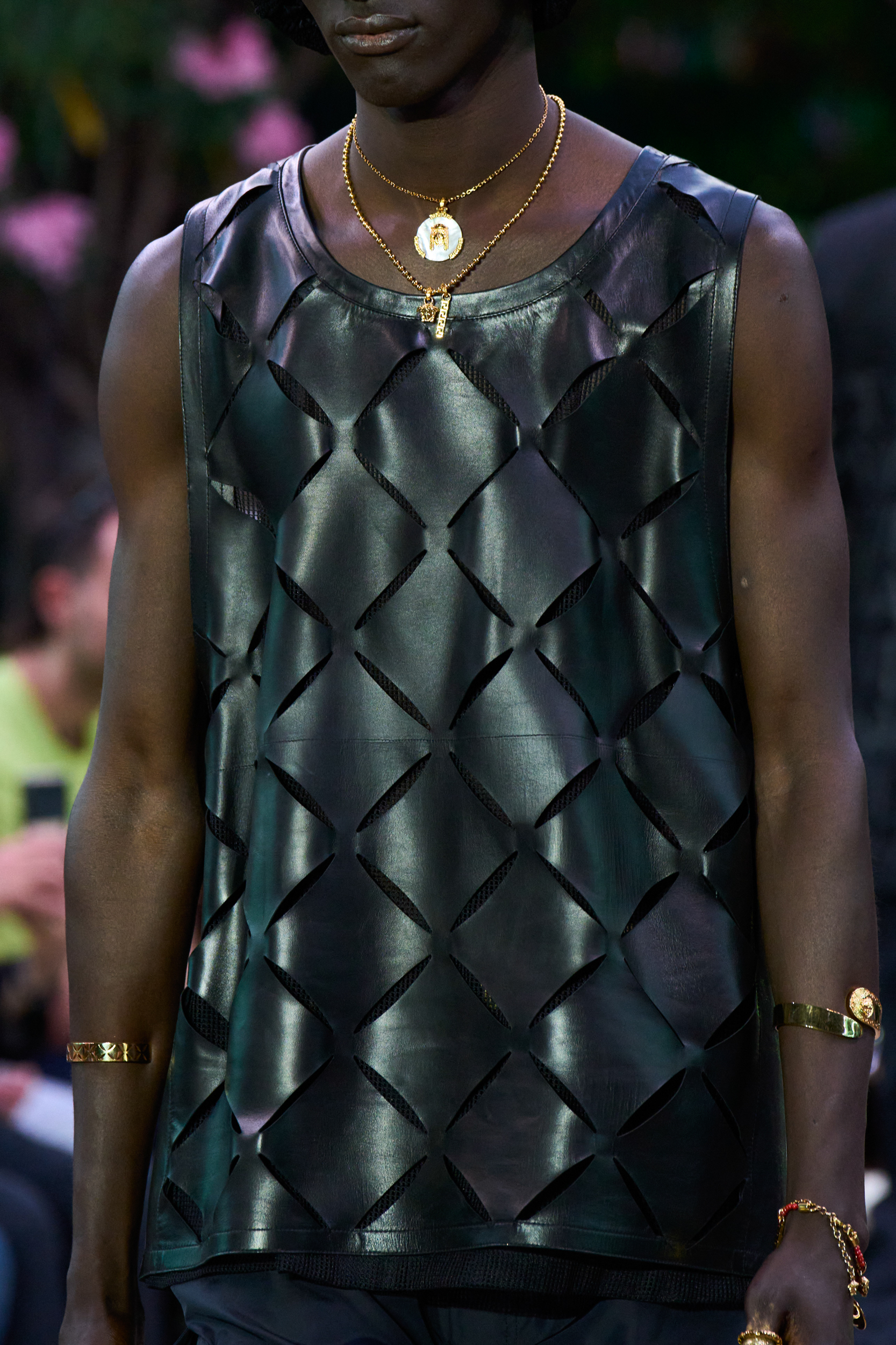 Versace Spring 2023 Men's Fashion Show Details Fashion Show