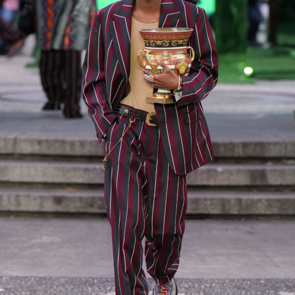 Versace Spring 2023 Men's Fashion Show