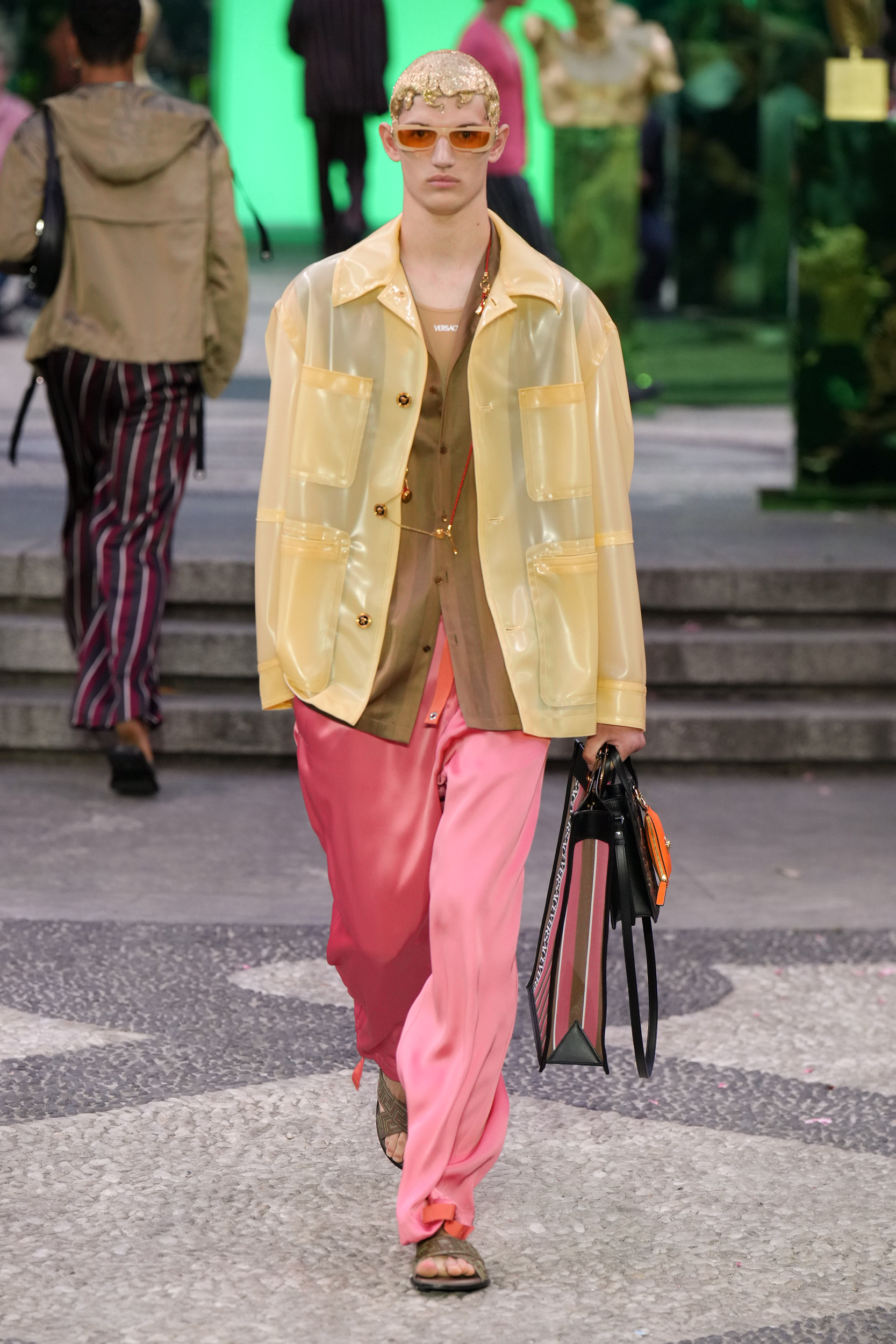 Versace Spring 2023 Men's Fashion Show Review