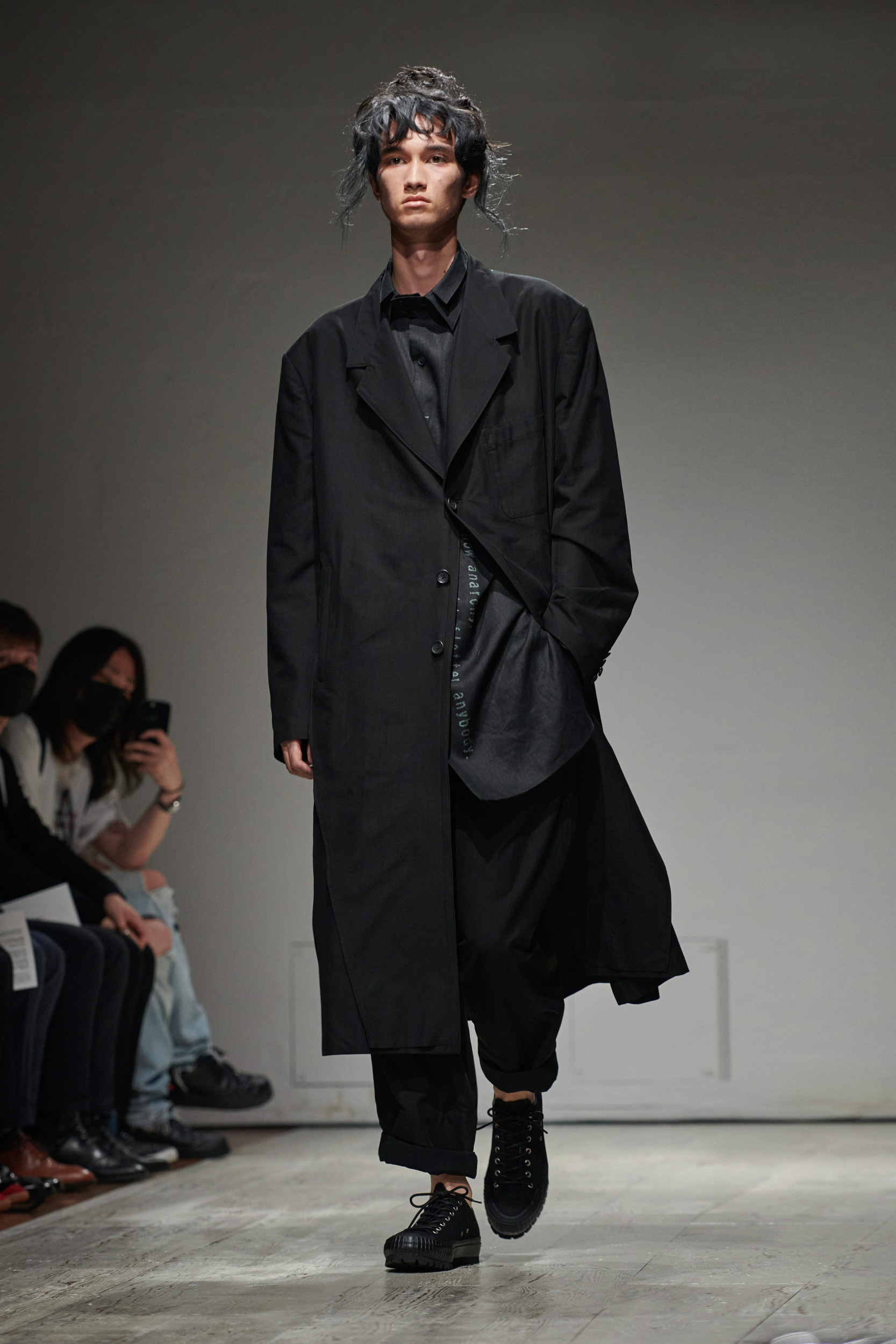 Yohji Yamamoto Spring 2023 Men's Fashion Show | The Impression