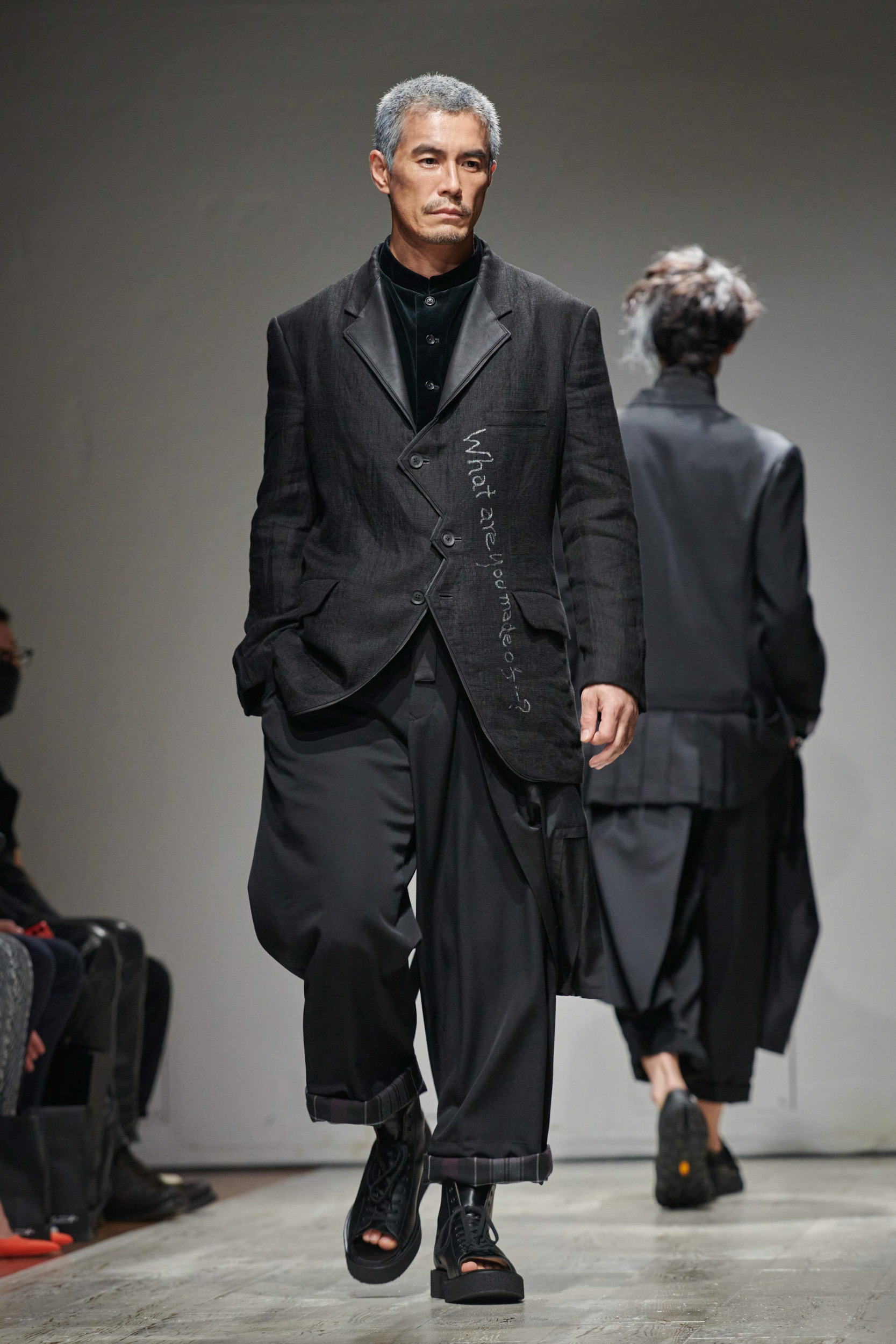 Yohji Yamamoto Spring 2023 Men's Fashion Show 