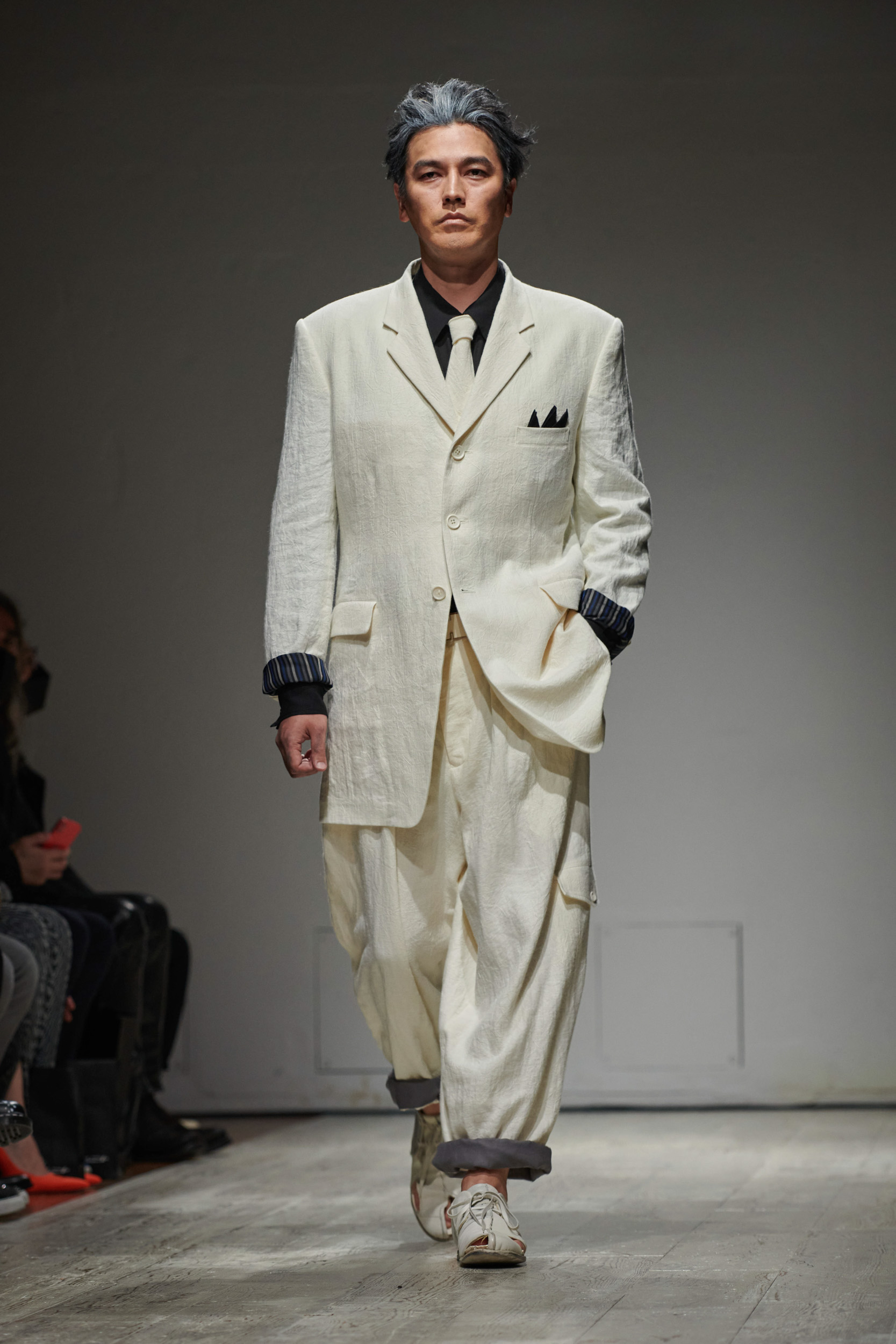 Yohji Yamamoto Spring 2023 Men's Fashion Show 