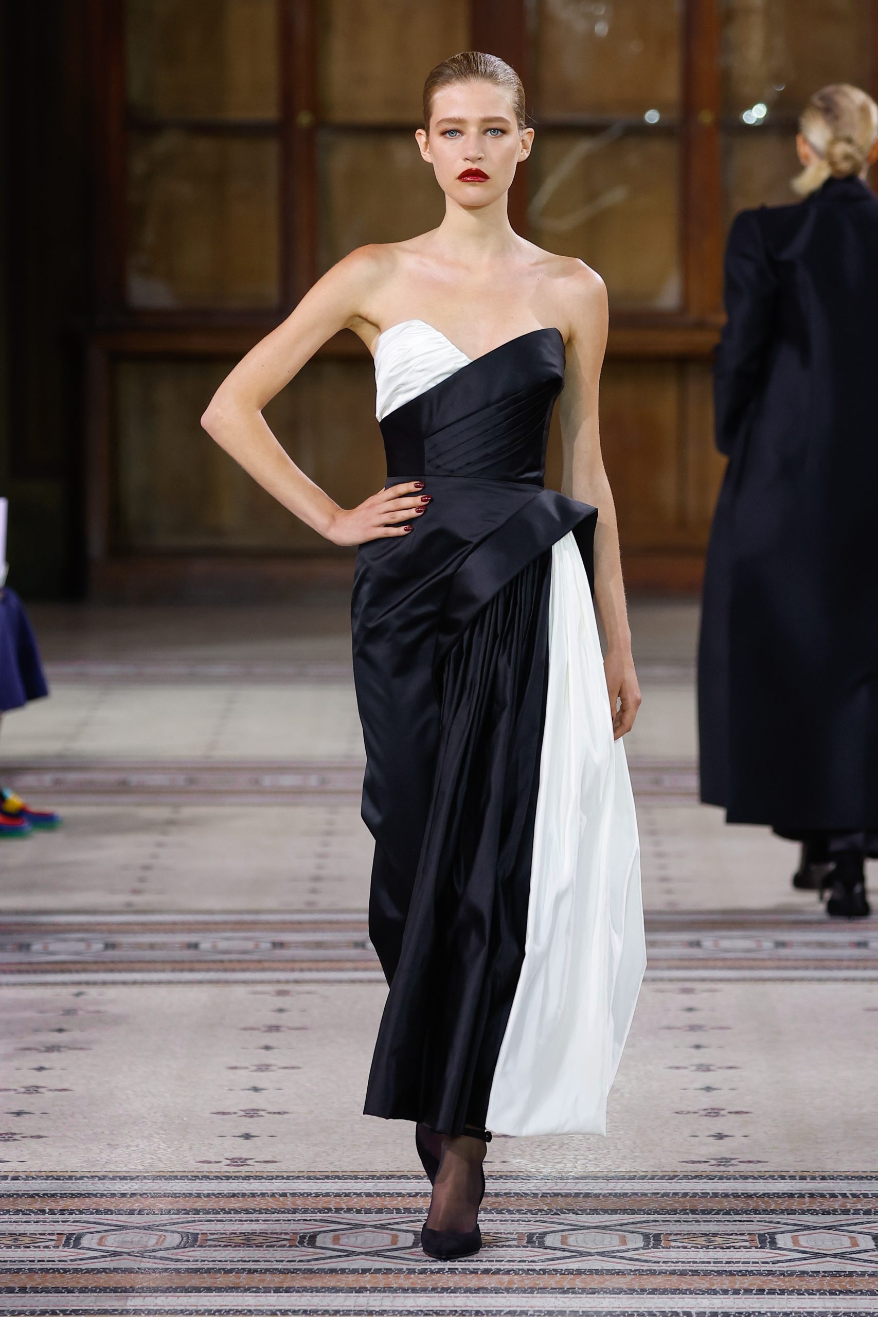 ArdAzAei Fall 2022 Couture Fashion Show | The Impression