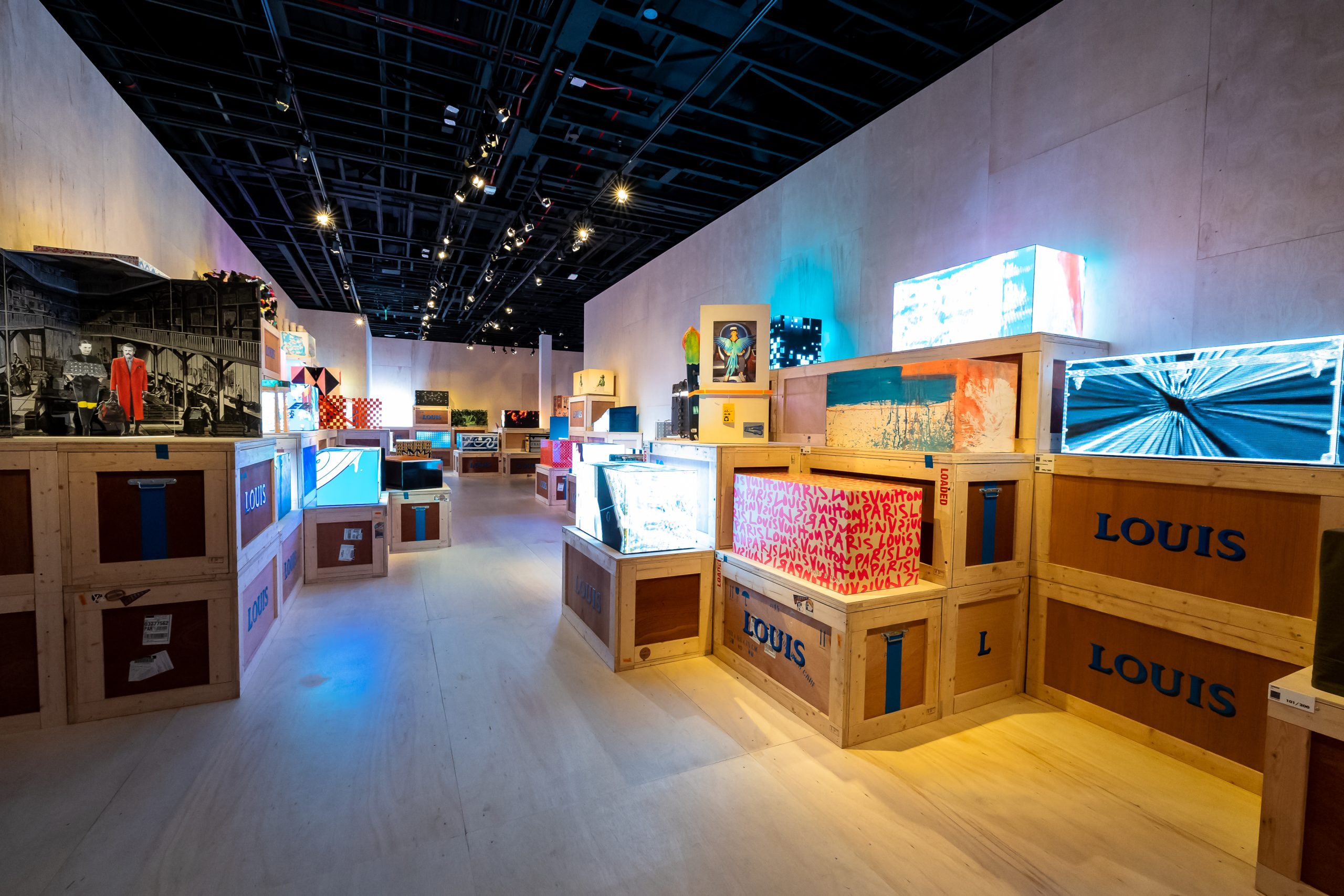 200 Trunks, 200 Visionaries – the marketing transmedia of Luis Vuitton