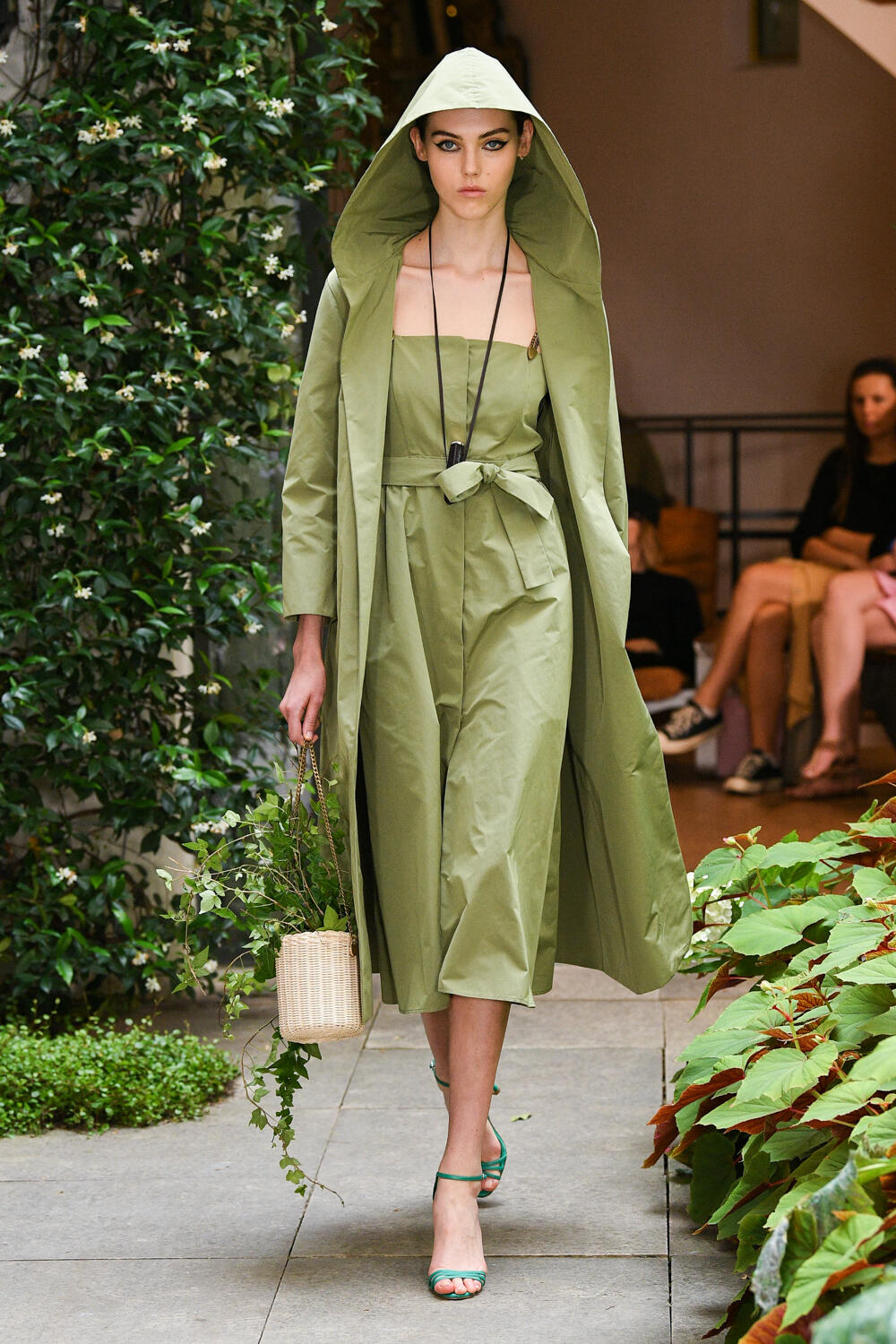 Julie De Libran Fall 2022 Couture Fashion Show