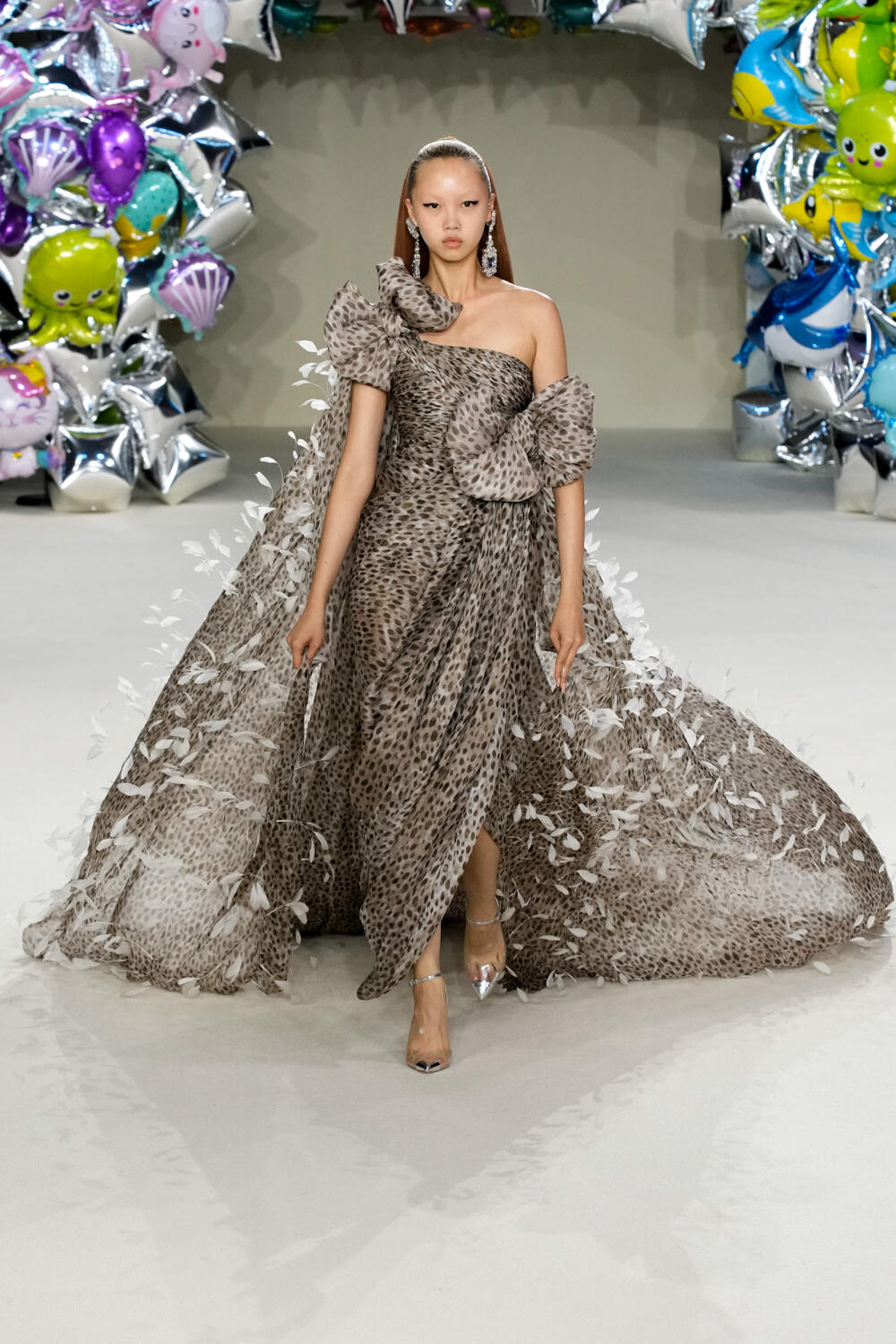 Giambattista Valli Fall 2022 Couture Fashion Show