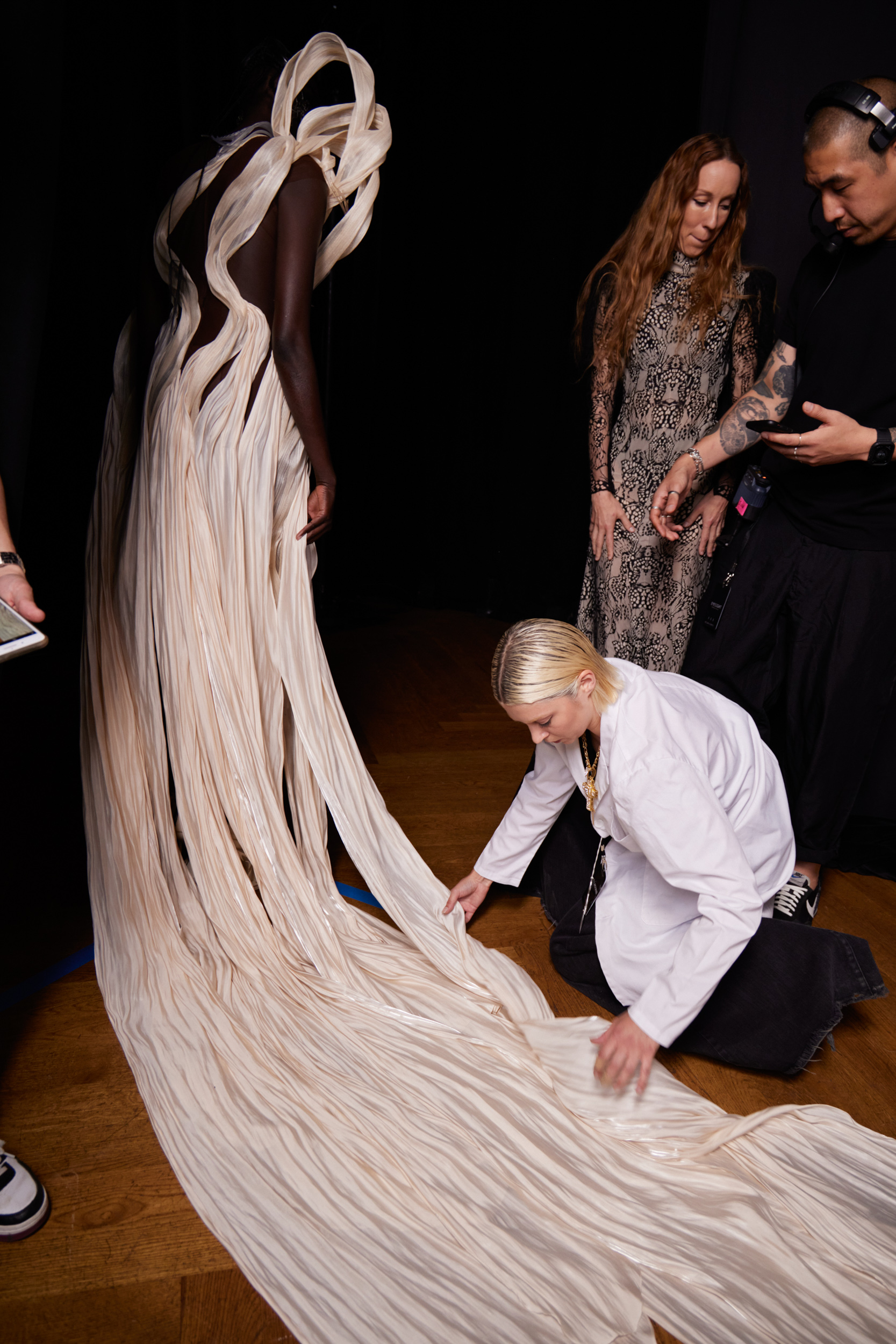 Iris Van Herpen Fall 2022 Couture Fashion Show Backstage Fashion Show