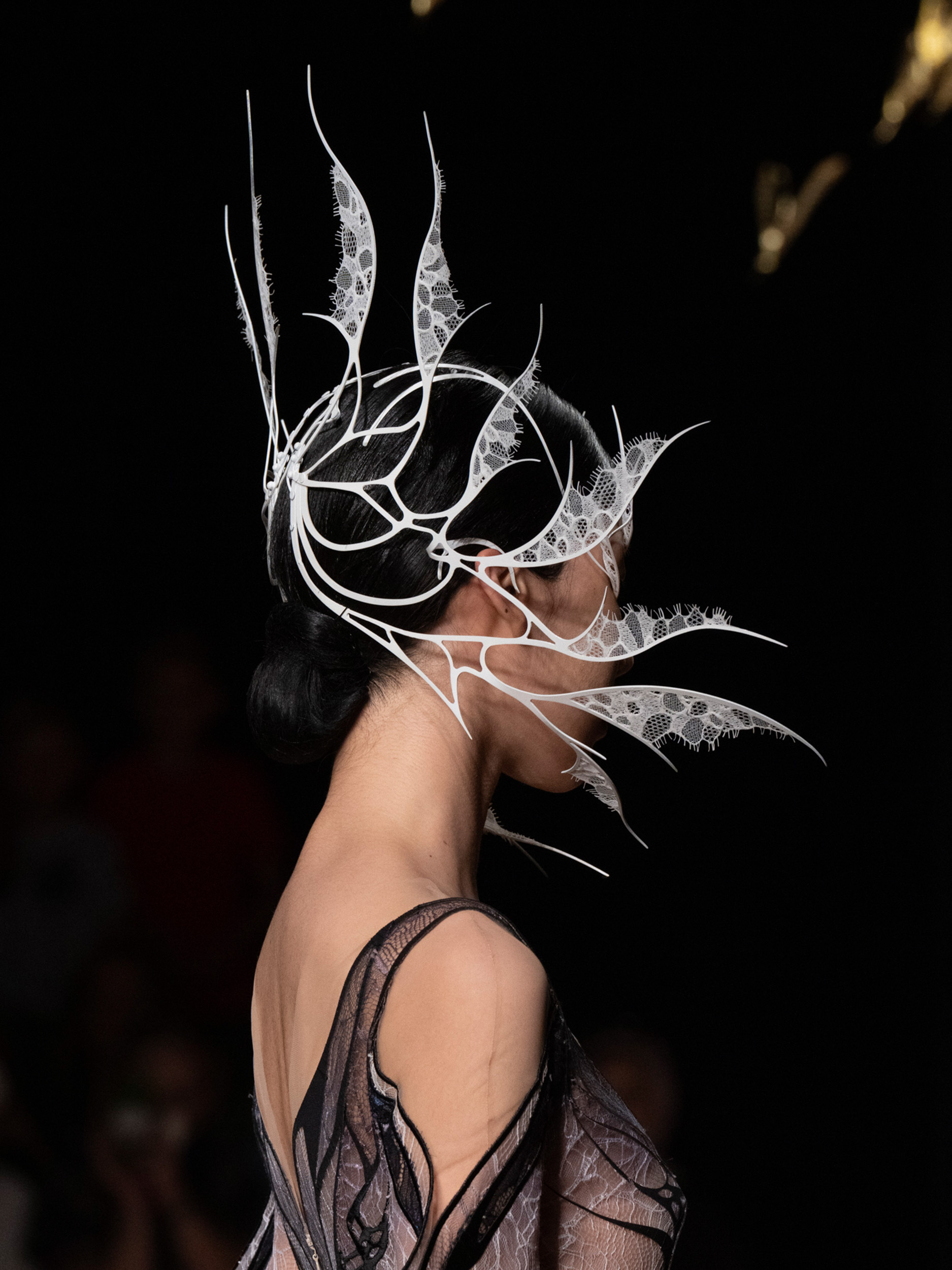 Iris Van Herpen Fall 2022 Couture Fashion Show Details Fashion Show ...
