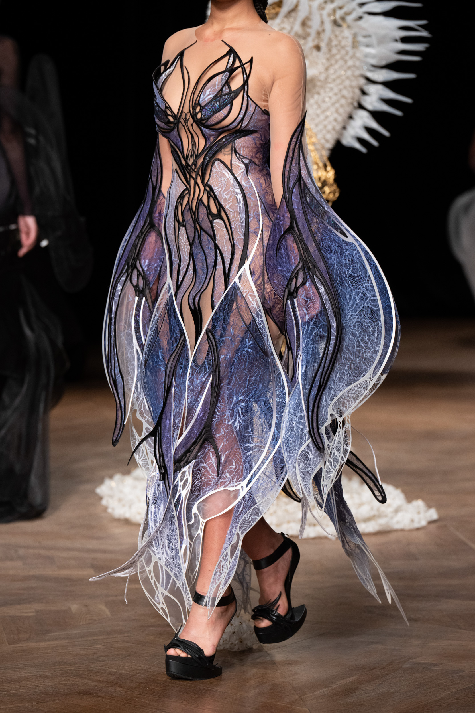Iris Van Herpen Fall 2022 Couture Fashion Show Details Fashion Show