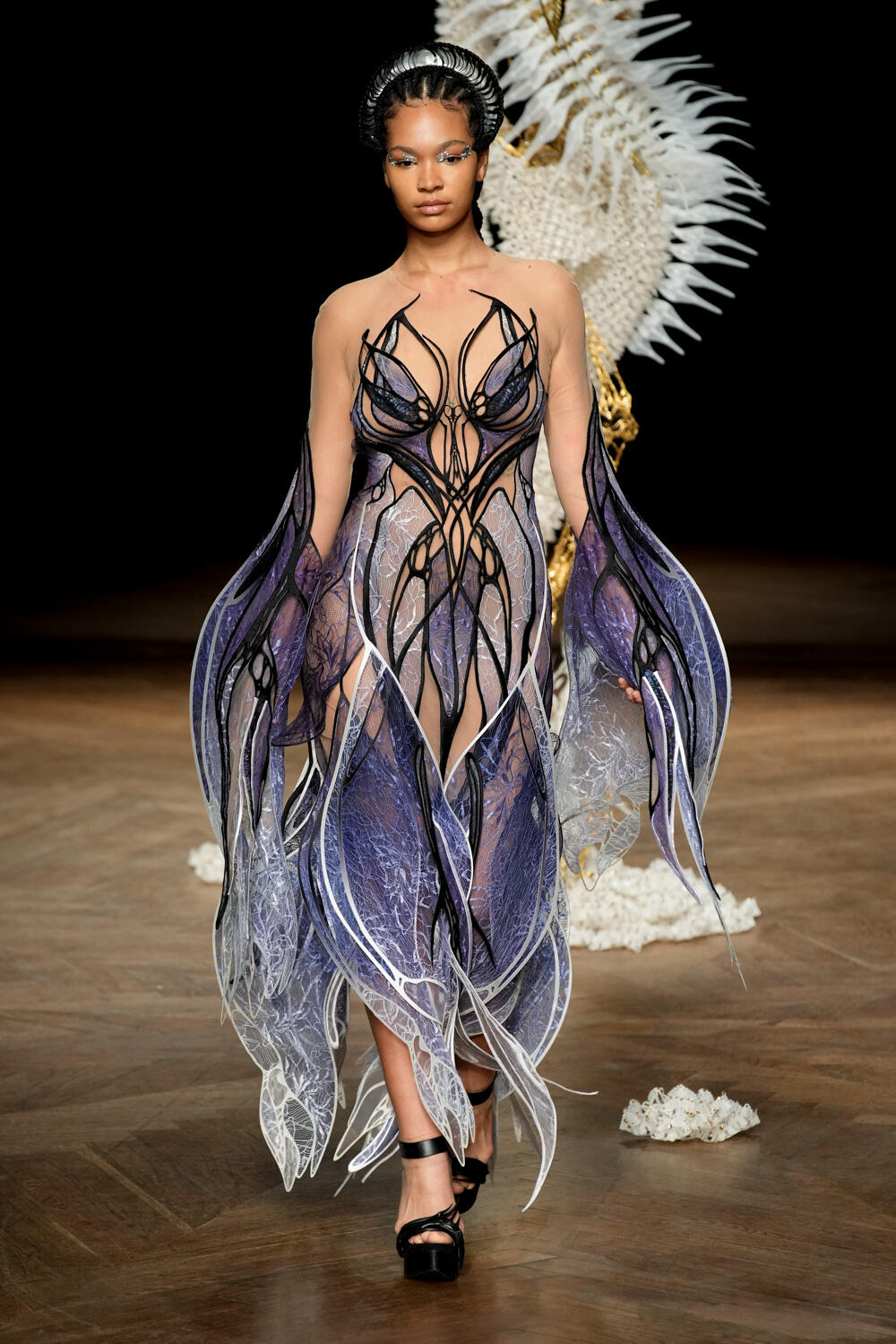 Iris Van Herpen Fall 2022 Couture Fashion Show