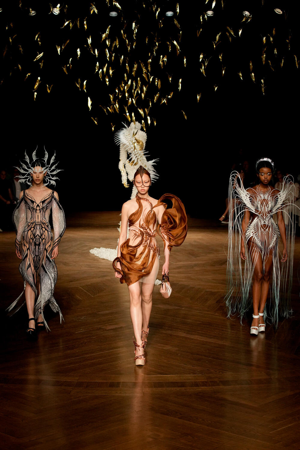 Iris Van Herpen Fall 2022 Couture Fashion Show