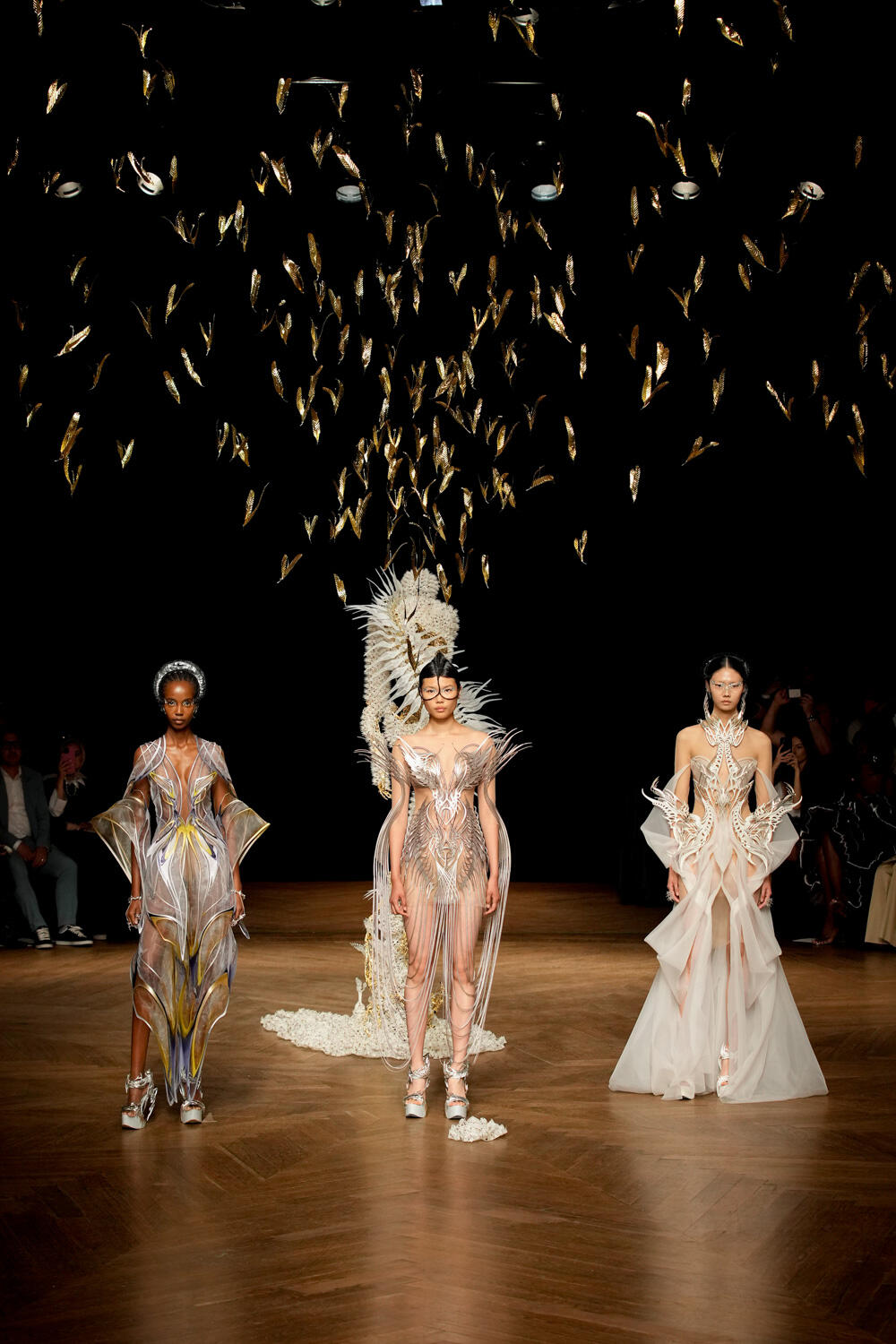 Iris Van Herpen Fall 2022 Couture Fashion Show | The Impression