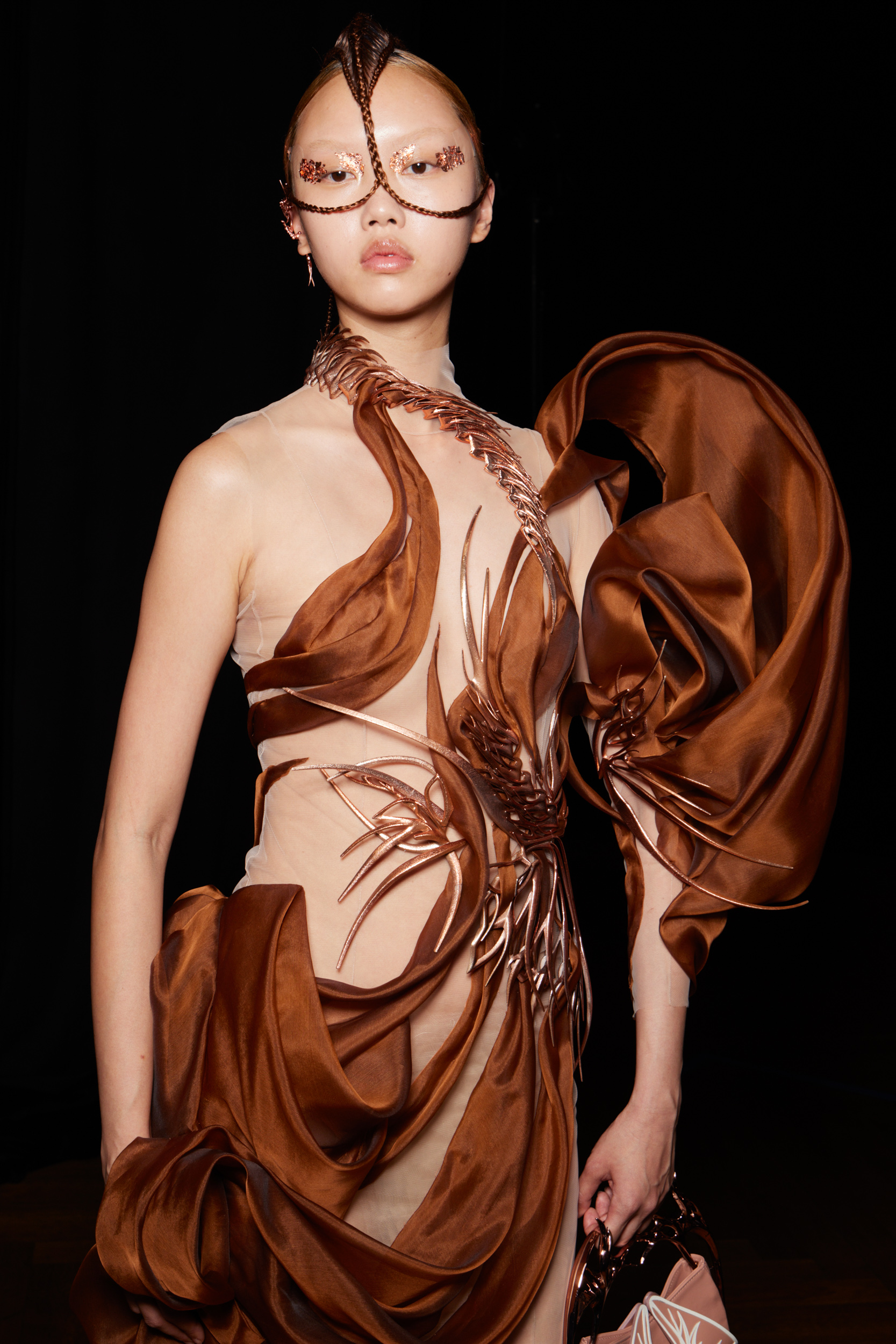 Iris Van Herpen Fall 2022 Couture Fashion Show Backstage Fashion Show