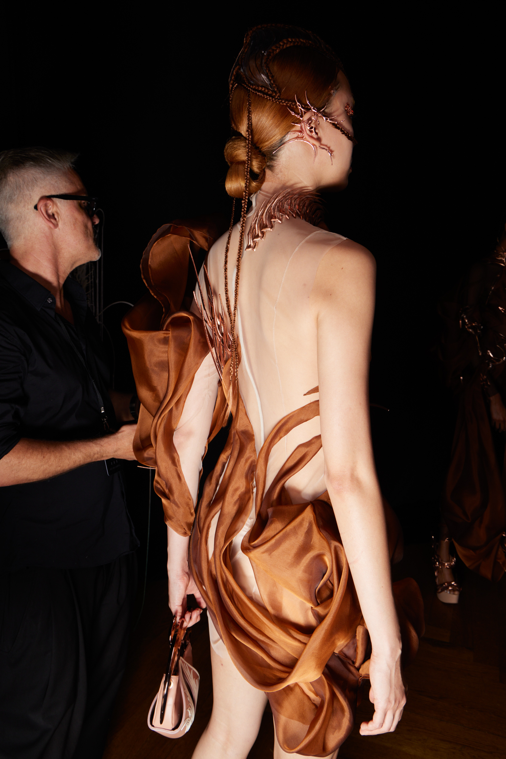 Iris Van Herpen Fall 2022 Couture Fashion Show Backstage Fashion Show