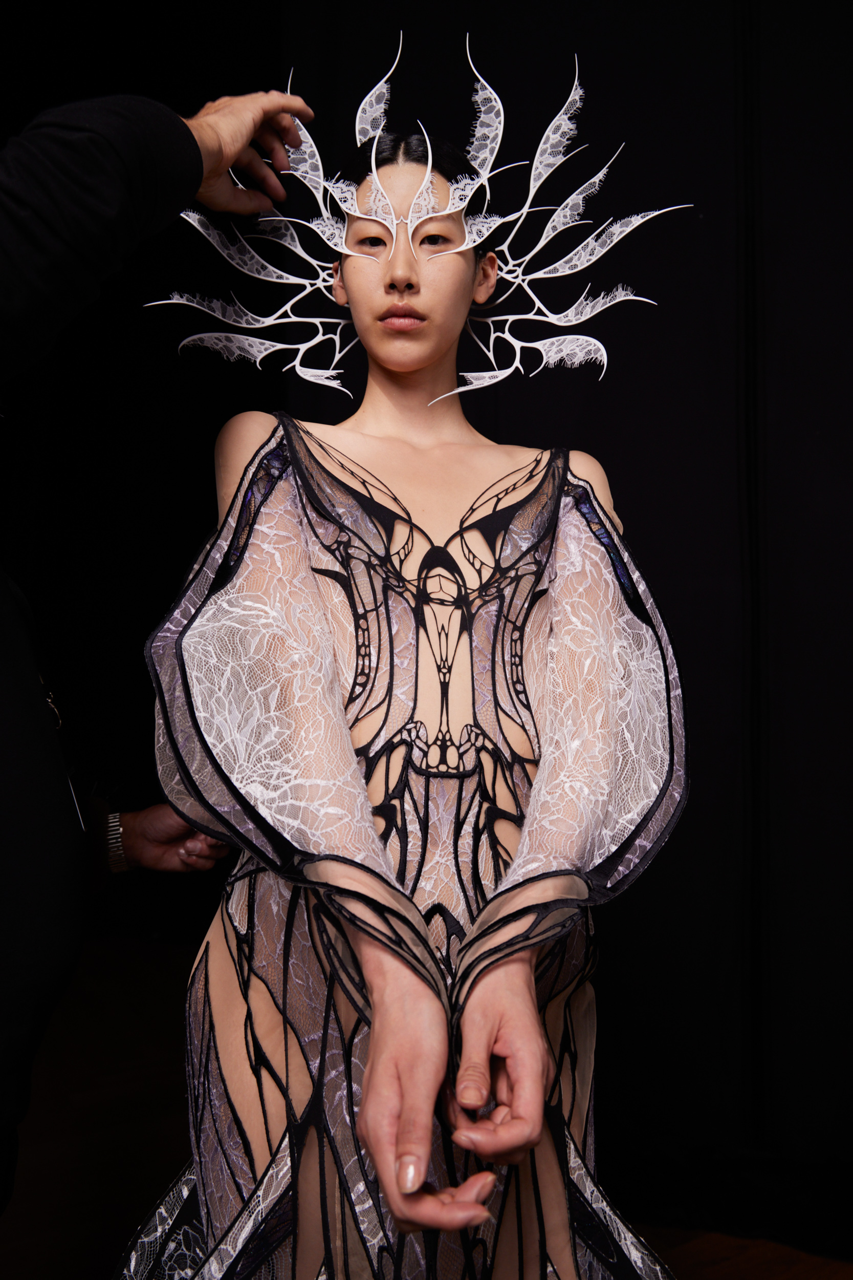 Iris Van Herpen Fall 2022 Couture Fashion Show Backstage Fashion Show