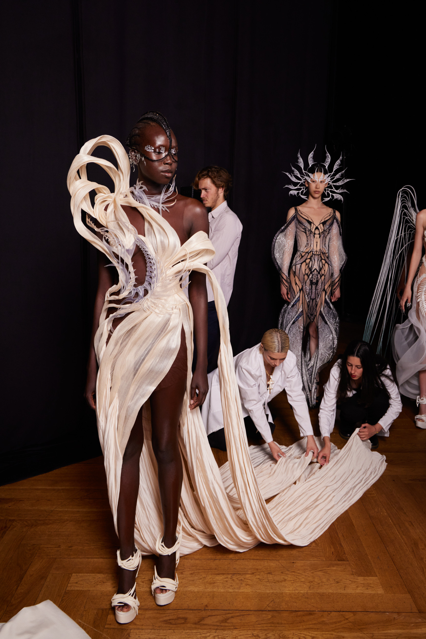 Iris Van Herpen Fall 2022 Couture Fashion Show Backstage Fashion Show