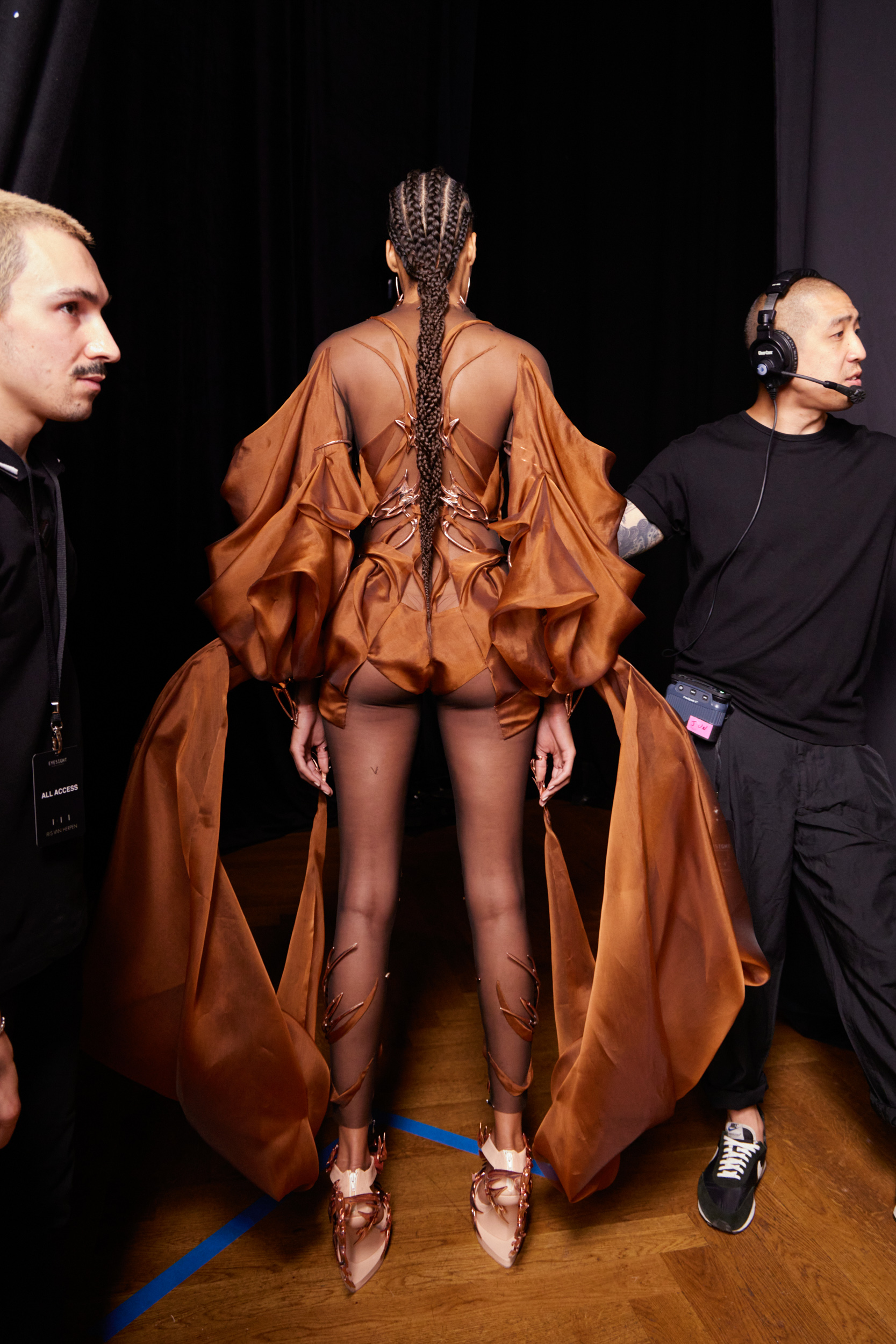 Iris Van Herpen Fall 2022 Couture Fashion Show Backstage Fashion Show