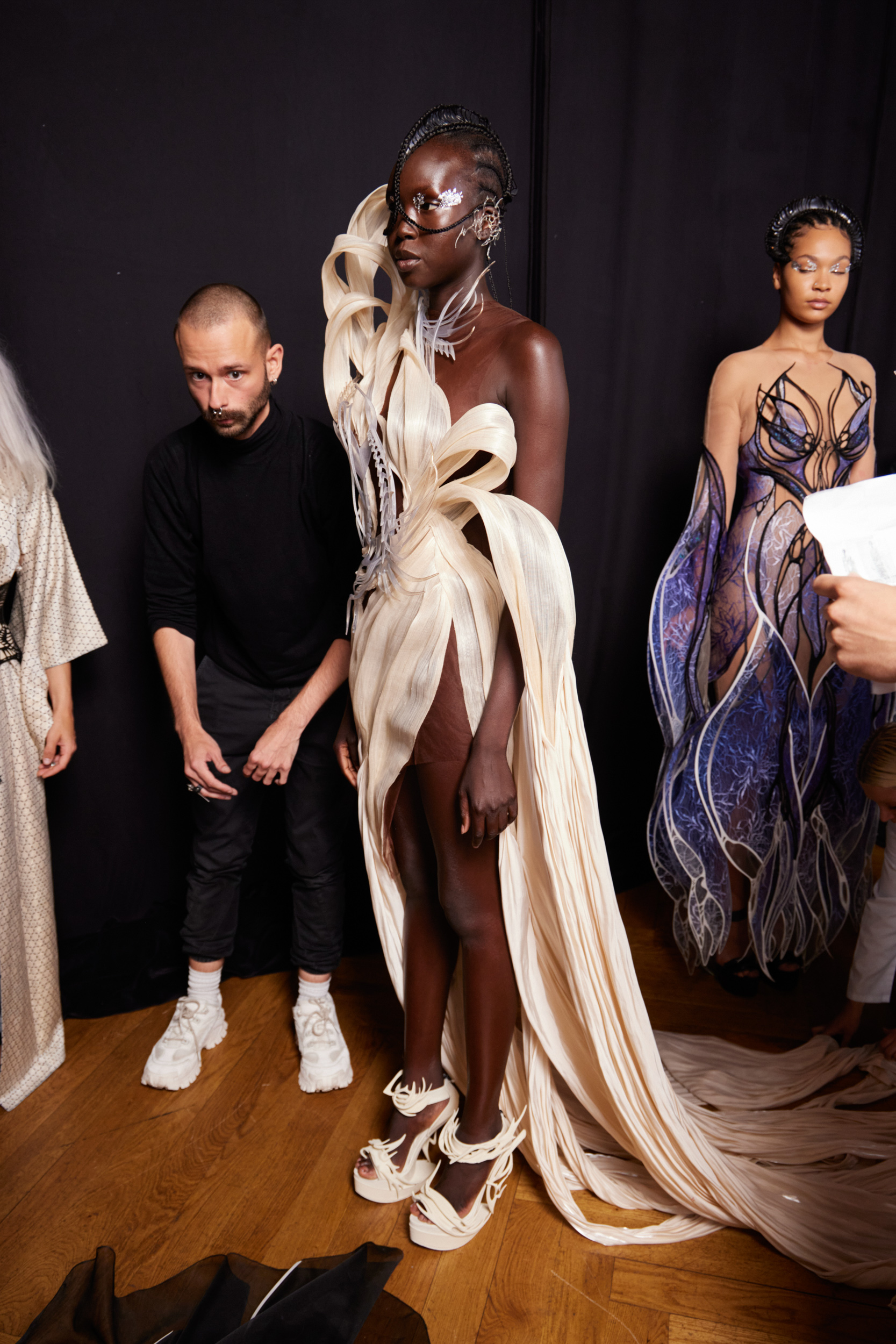 Iris Van Herpen Fall 2022 Couture Fashion Show Backstage Fashion Show