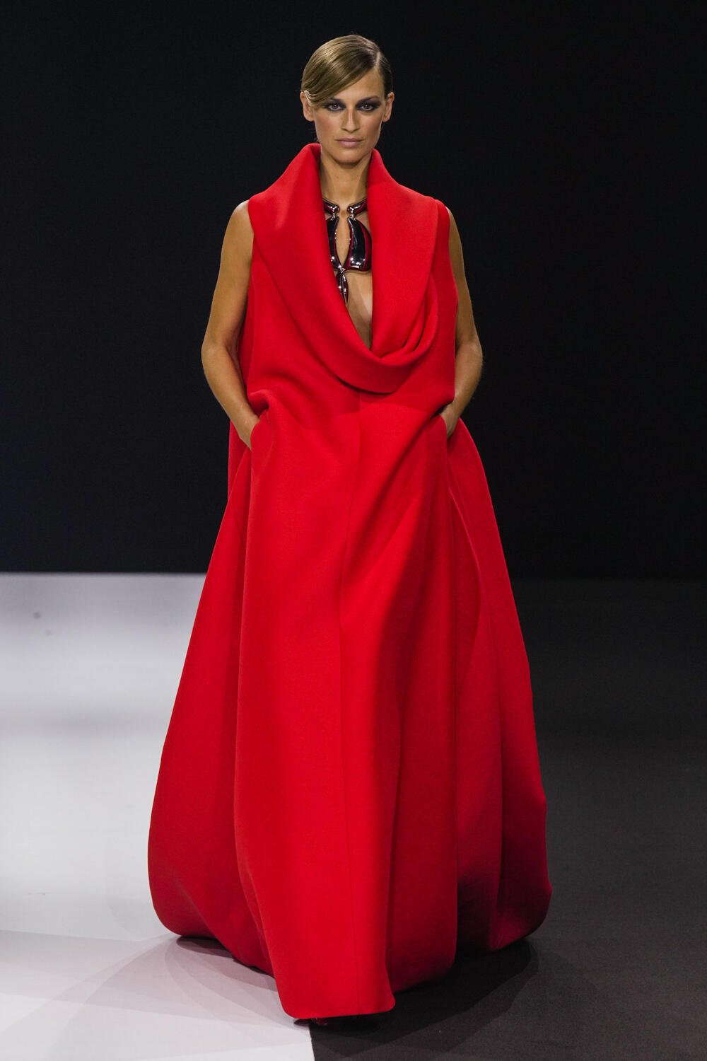 Stephane Rolland Fall 2022 Couture Fashion Show