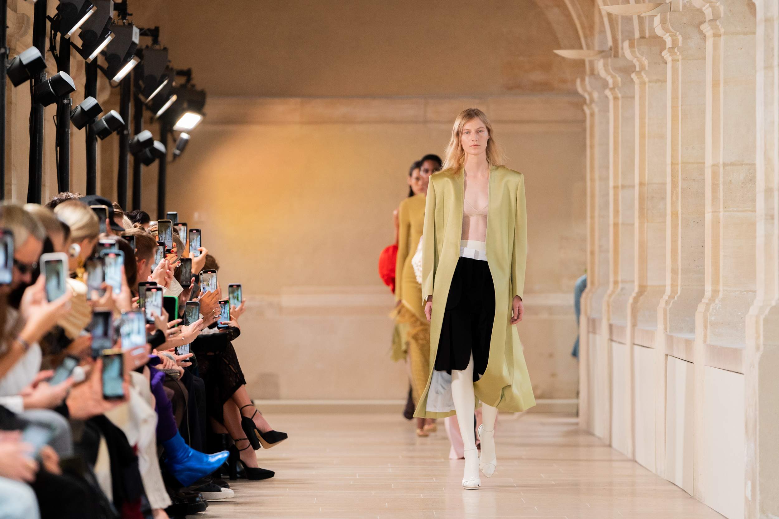 A Closer Look at Louis Vuitton SS19 Women's