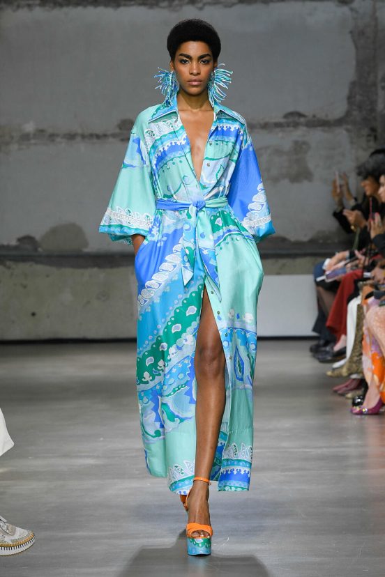 Leonard Paris Spring 2023 Fashion Show | The Impression