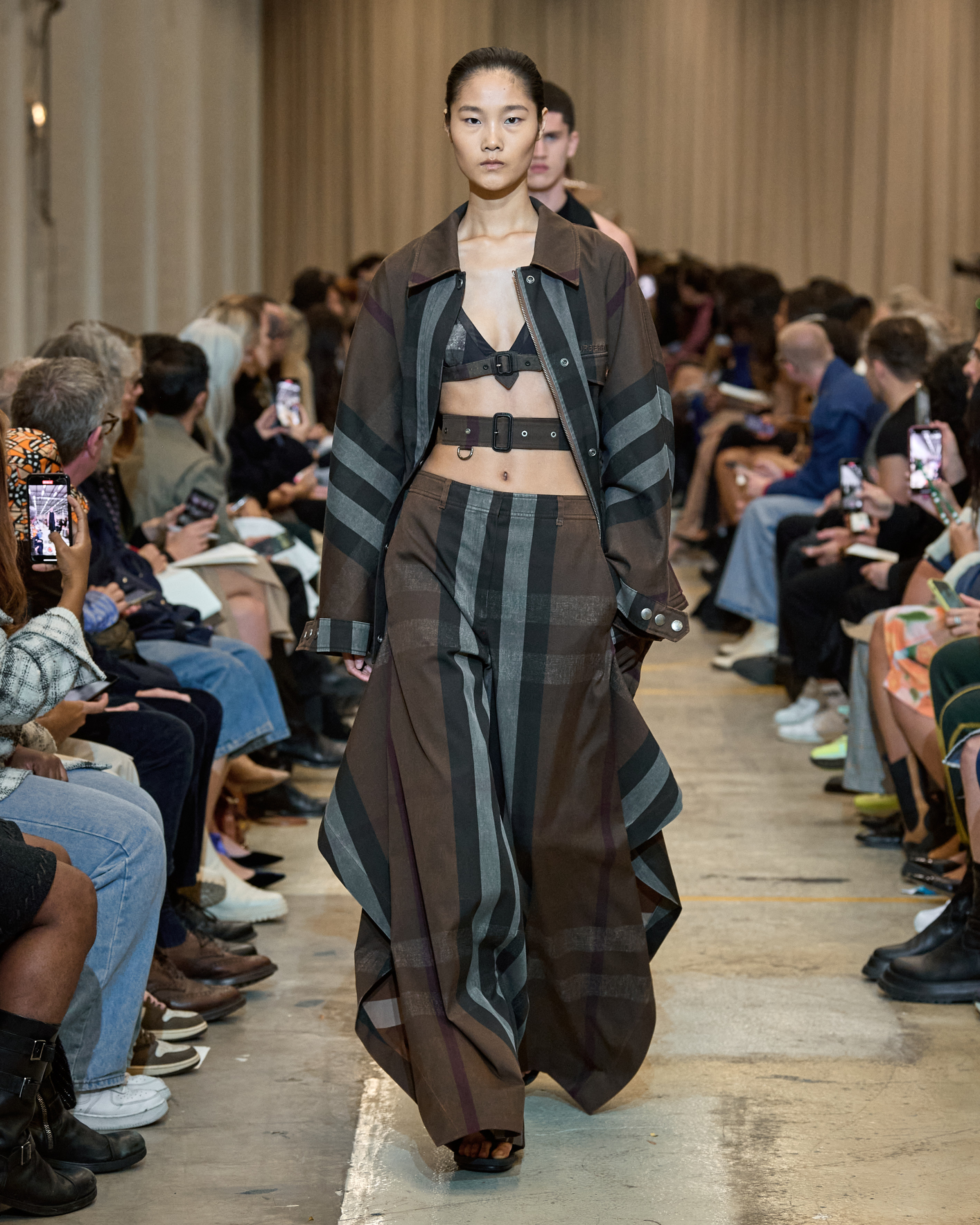 Burberry Spring 2023 Fashion Show Review | The Impression