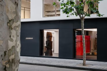 Calvinluo opens Shanghai Flagship Store