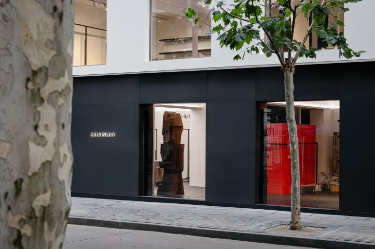 Calvinluo opens Shanghai Flagship Store