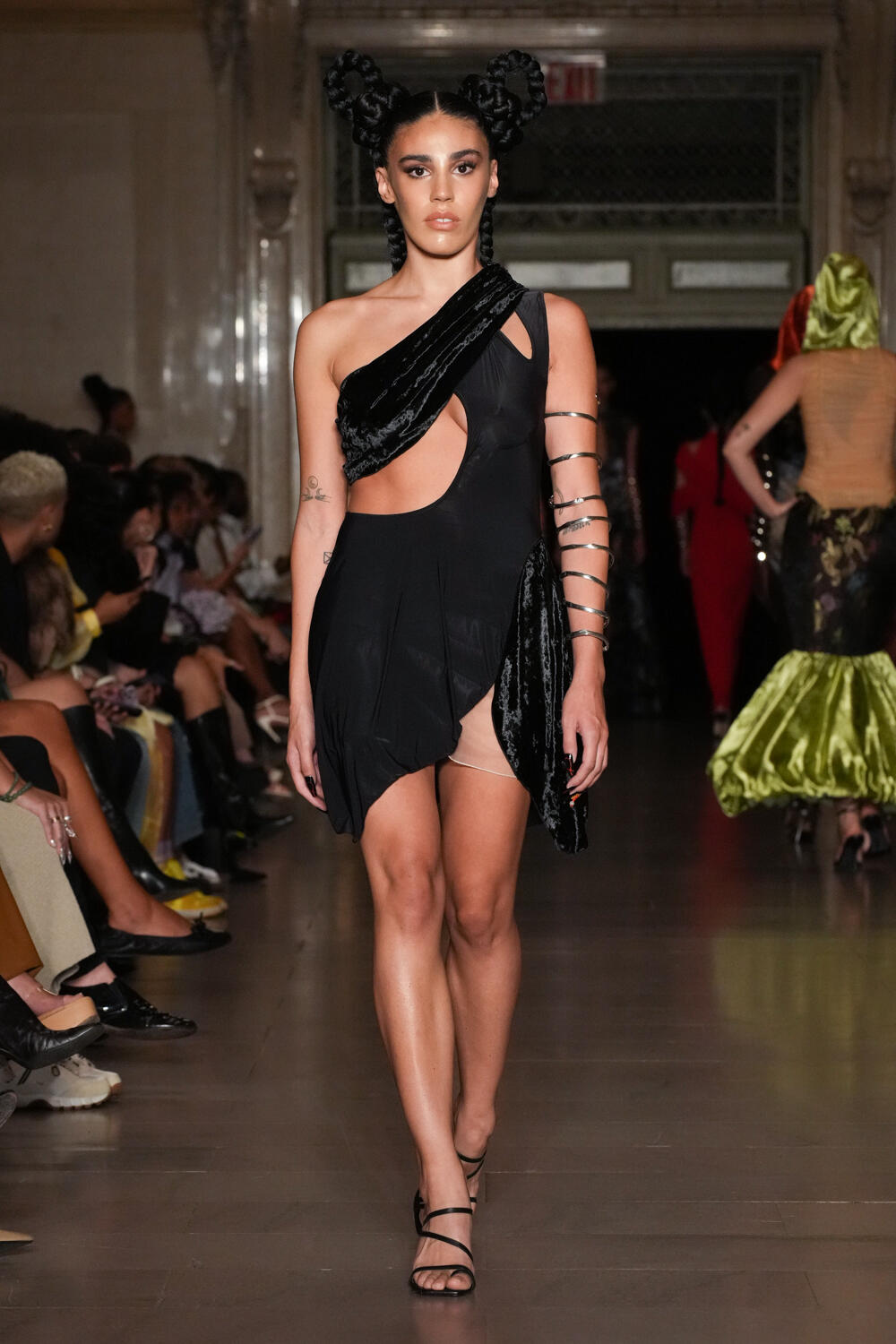 Kim Shui Spring 2023 Fashion Show