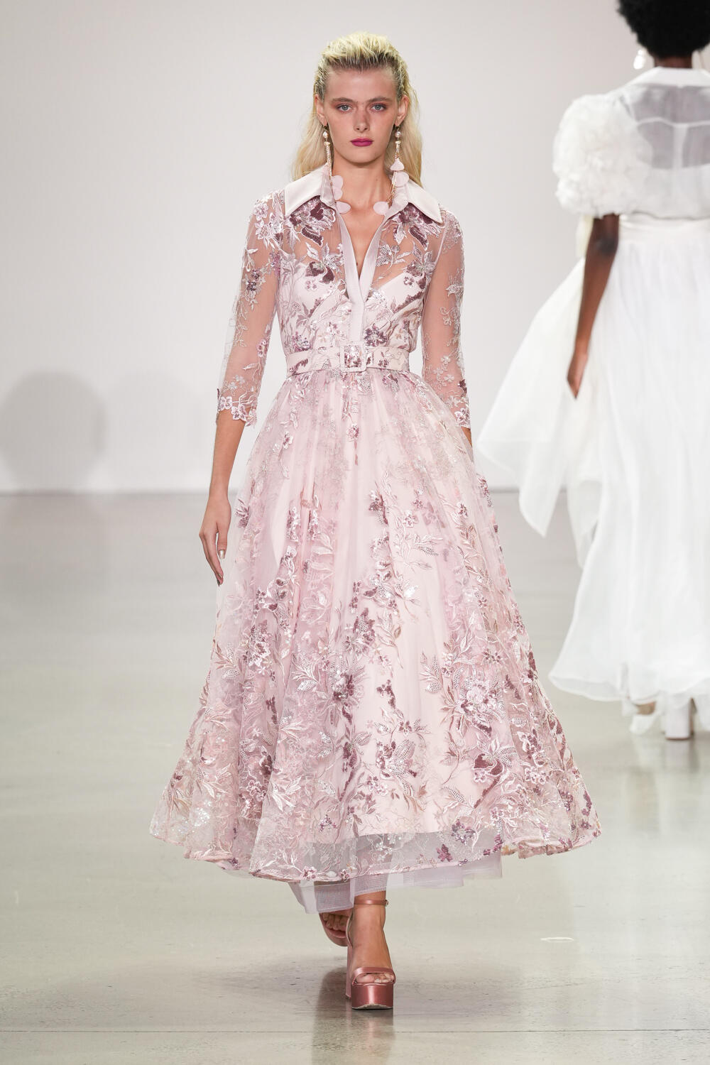 Badgley Mischka Spring 2023 Fashion Show