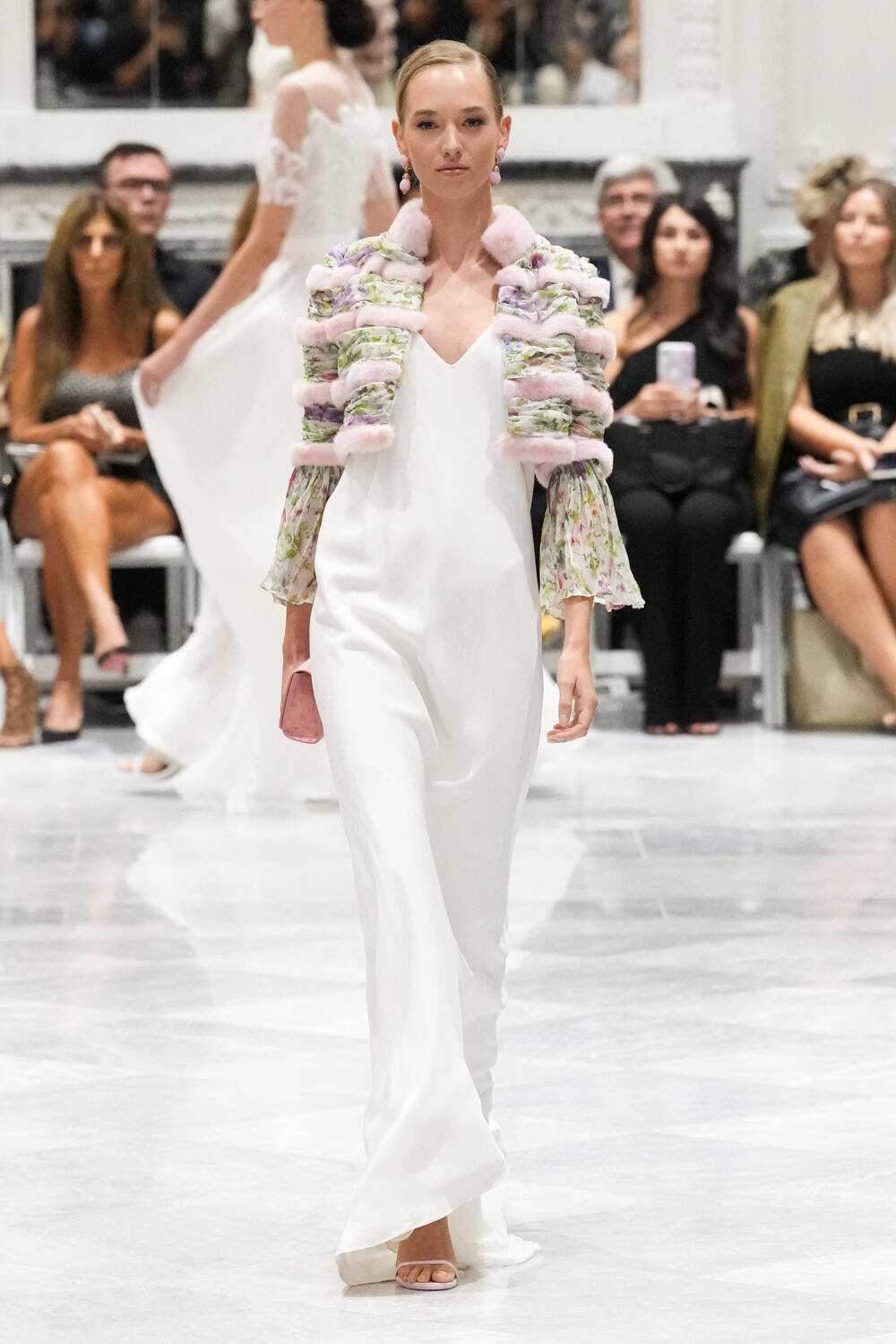 Dennis Basso Spring 2023 Fashion Show