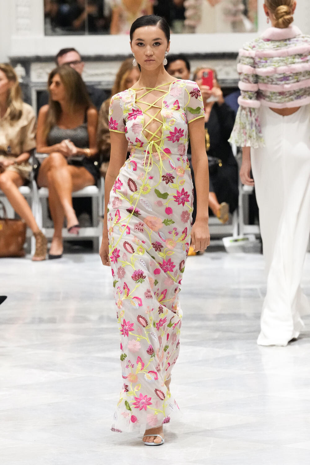 Dennis Basso Spring 2023 Fashion Show