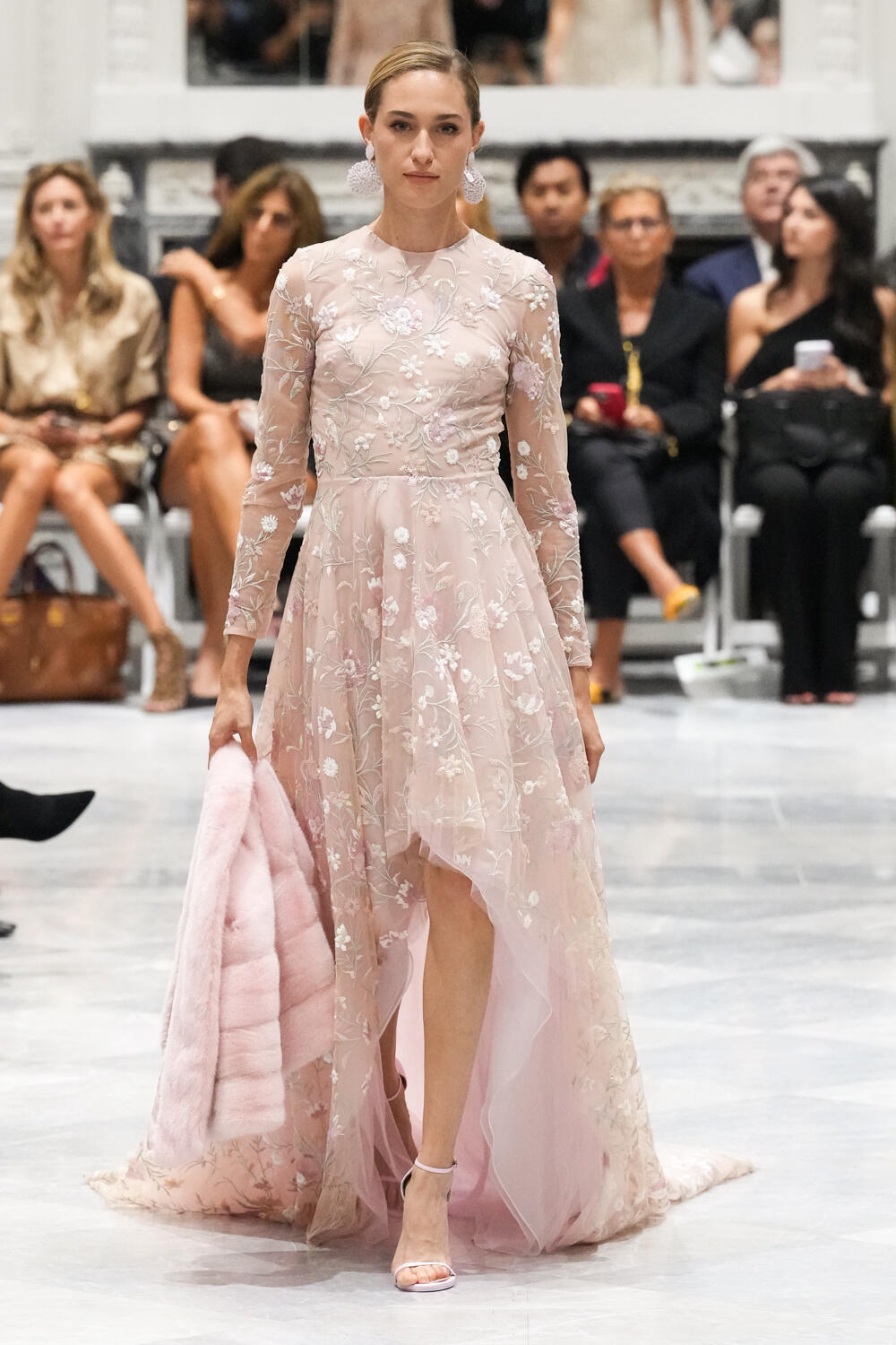 Dennis Basso Spring 2023 Fashion Show