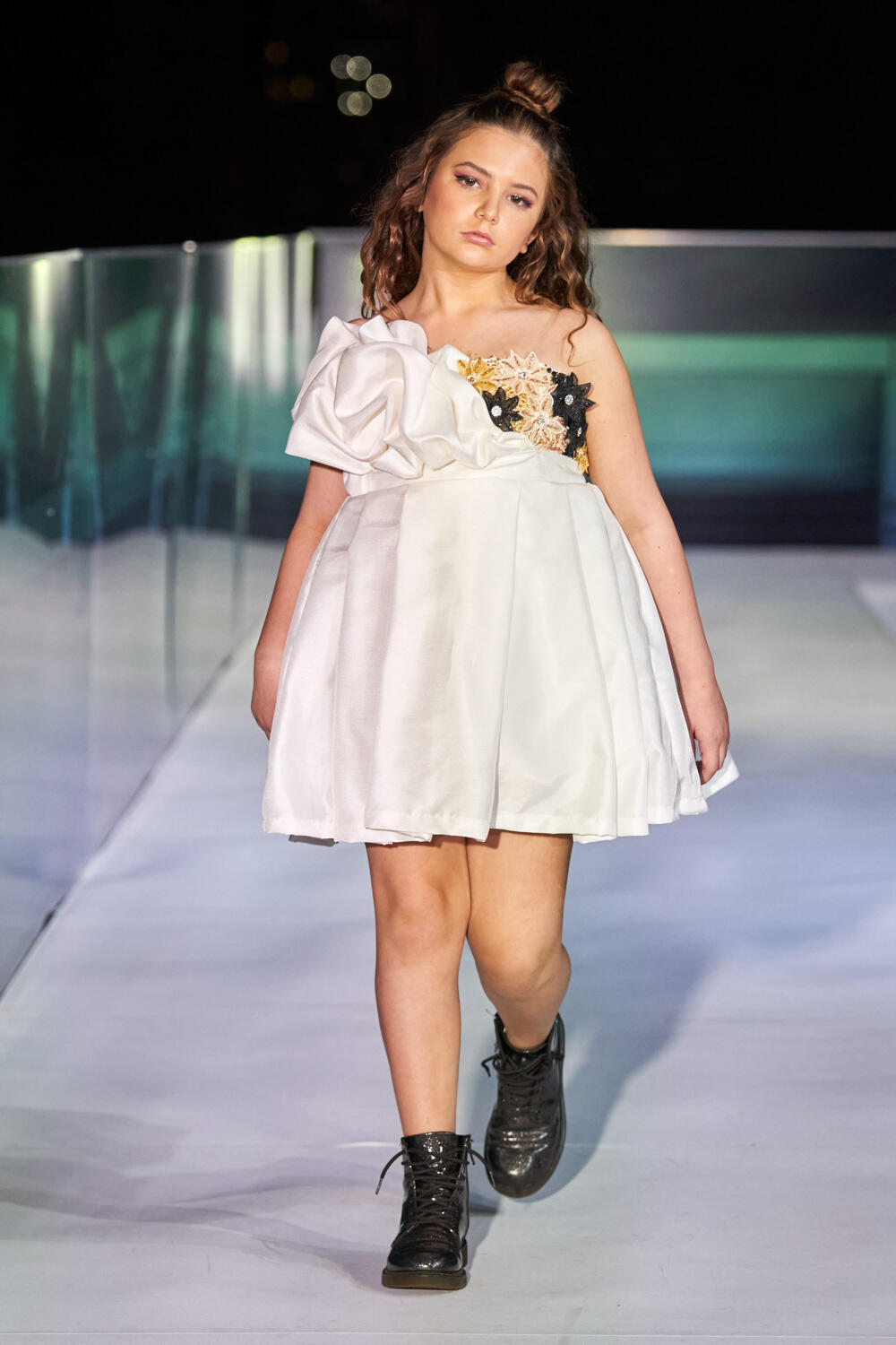 Flying Solo Spring 2023 Fashion Show