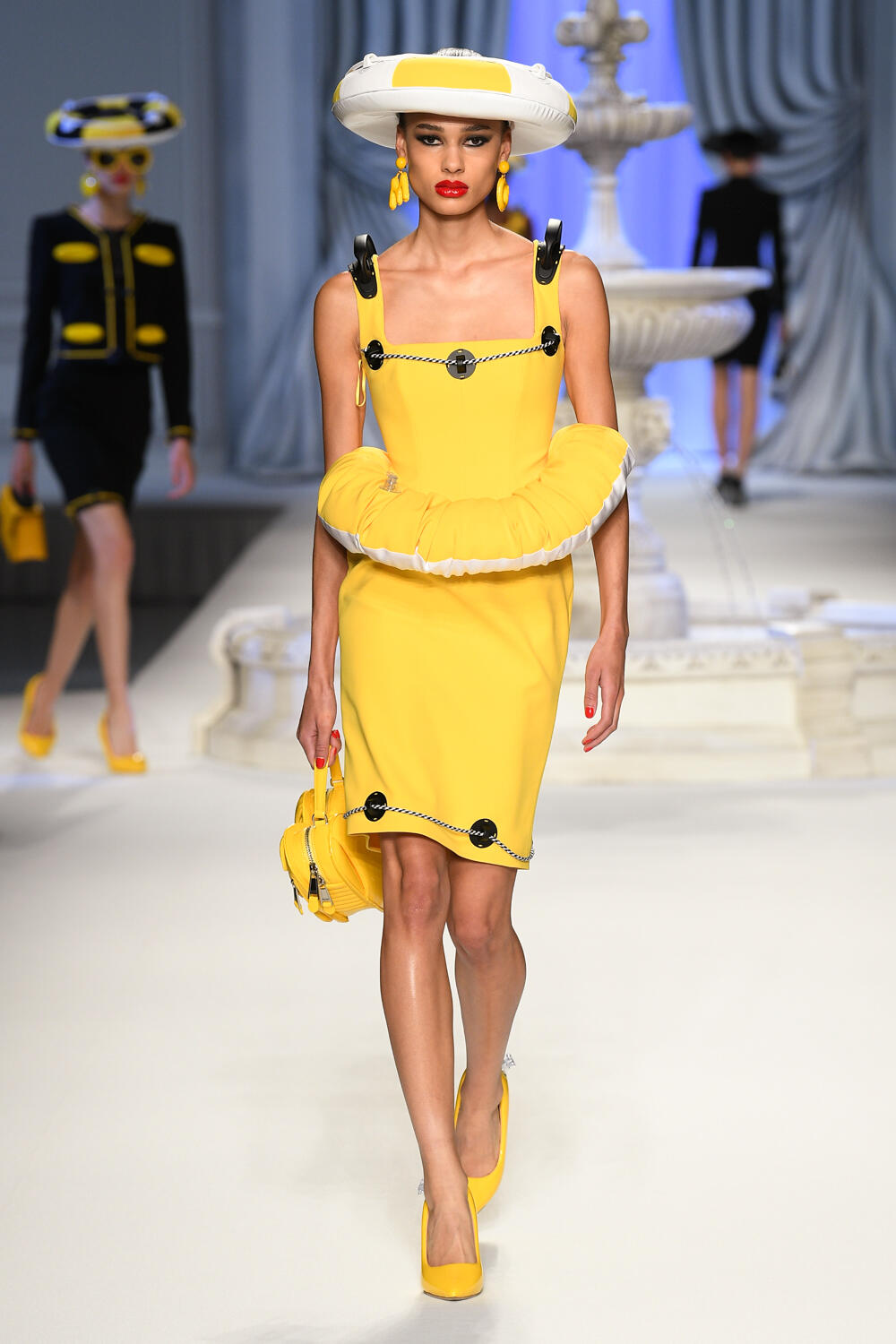 Moschino  Spring 2023 Fashion Show