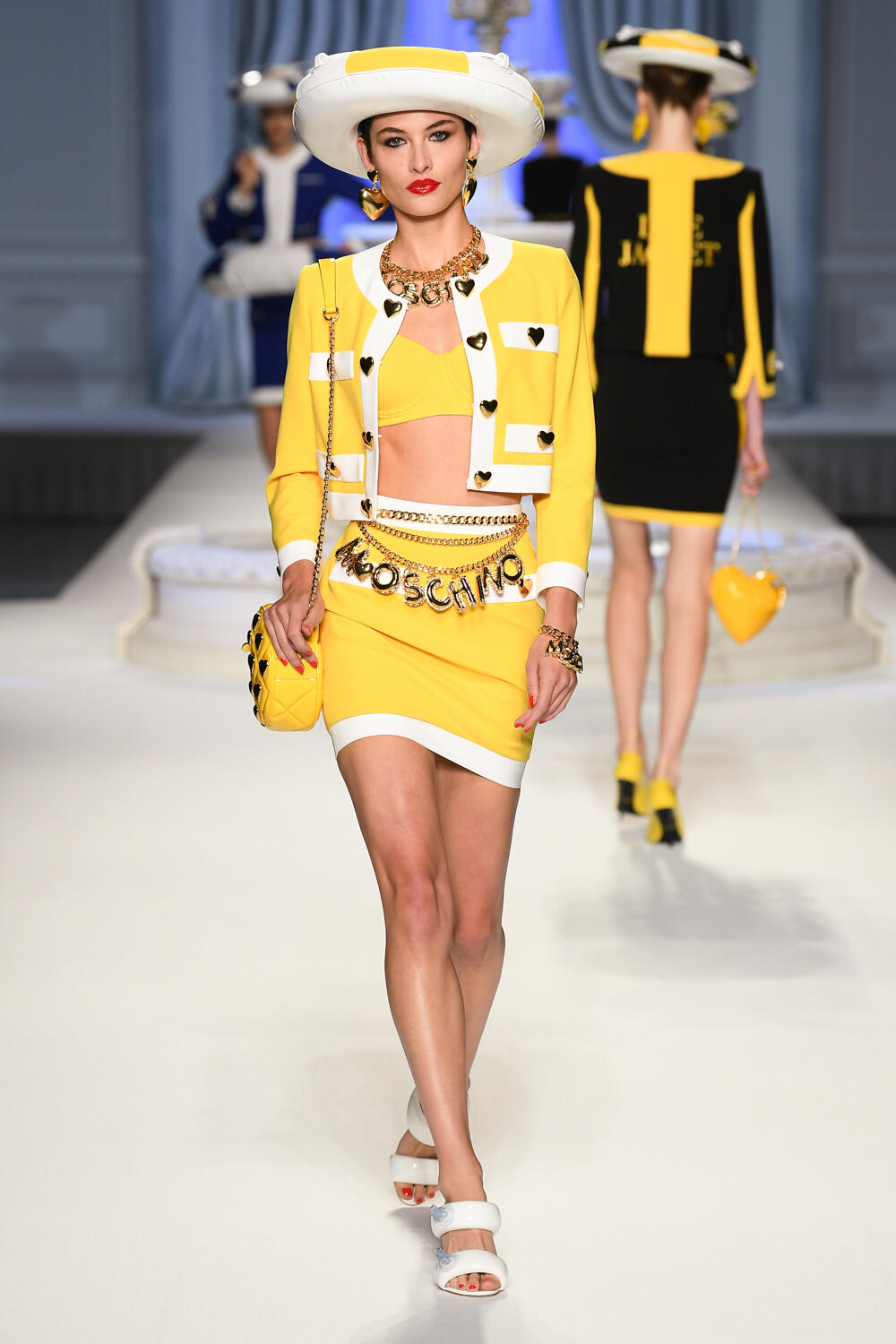 Moschino  Spring 2023 Fashion Show