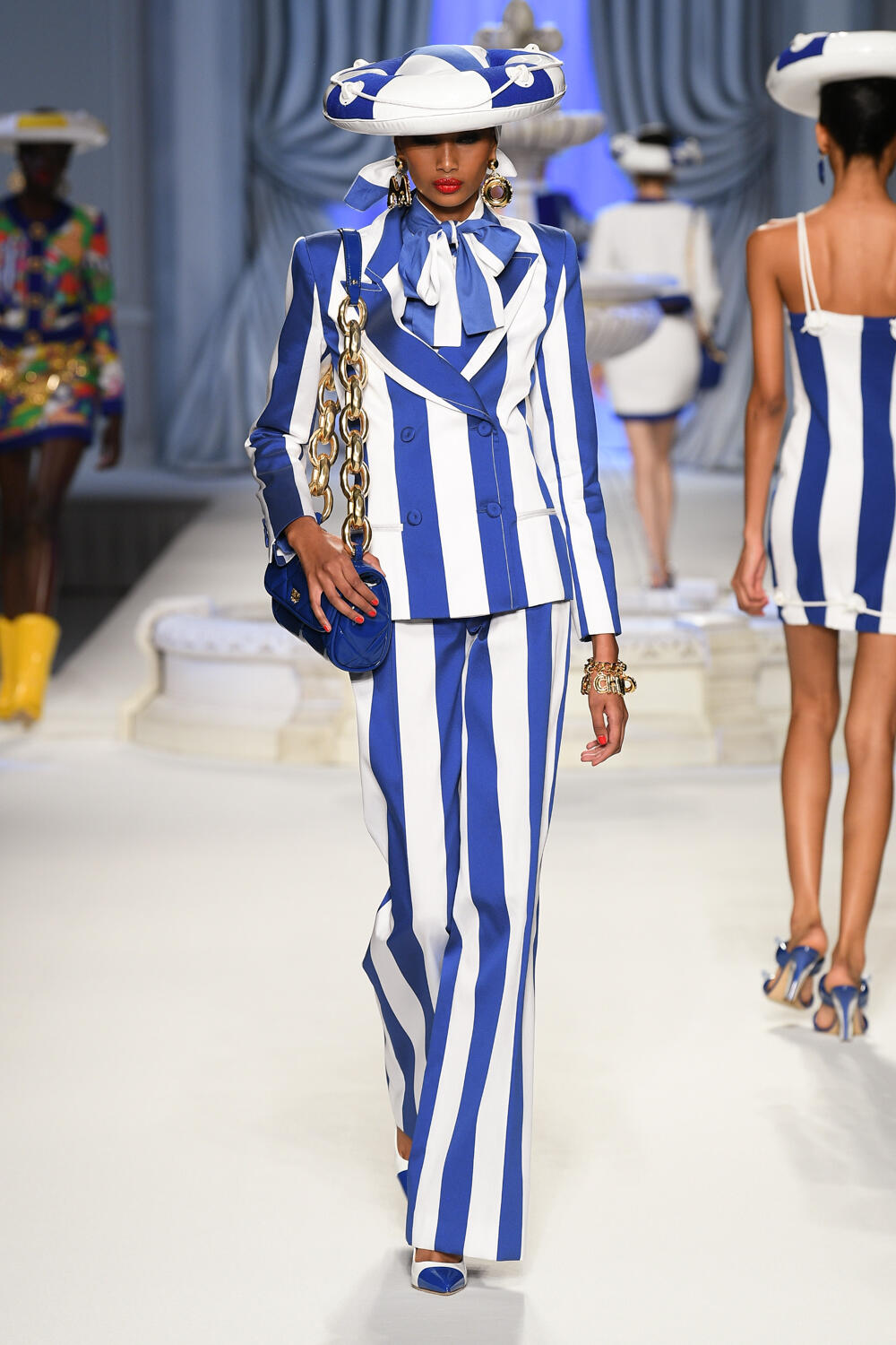 Moschino  Spring 2023 Fashion Show