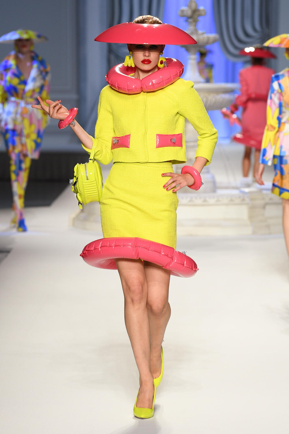 Moschino  Spring 2023 Fashion Show